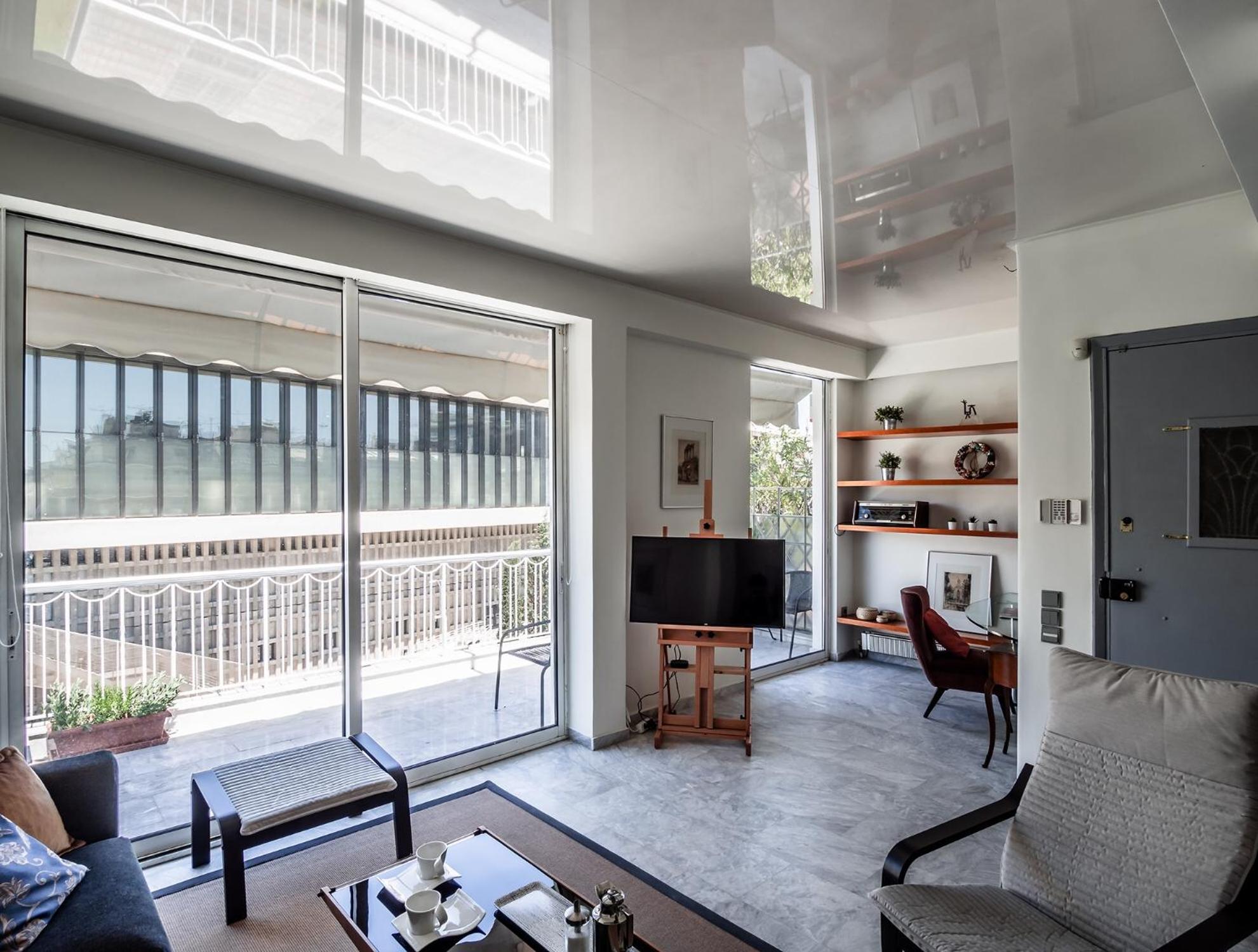 Peripatos apartment