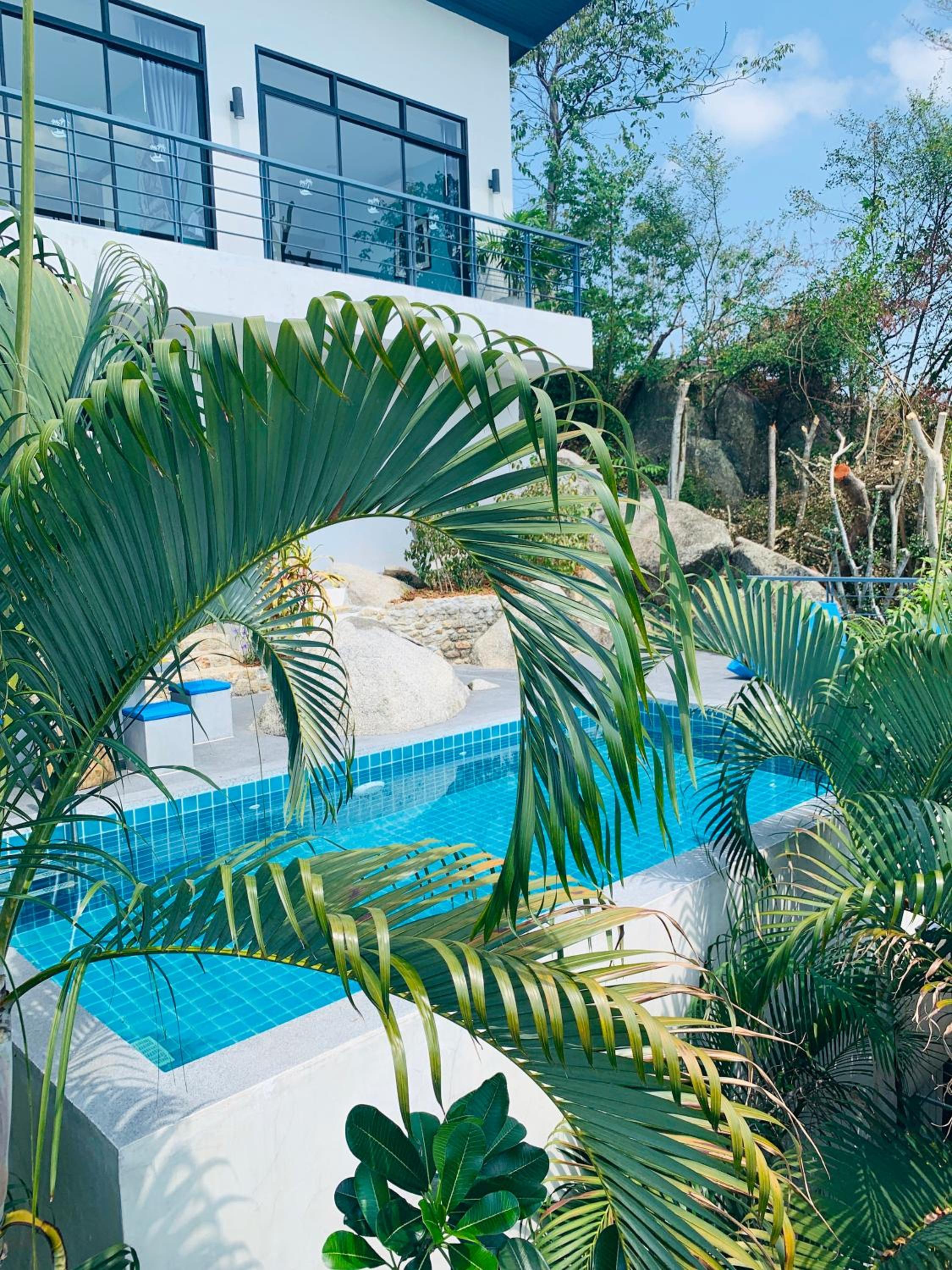 Ko Samui Seaview pool villa Paris with car view 5