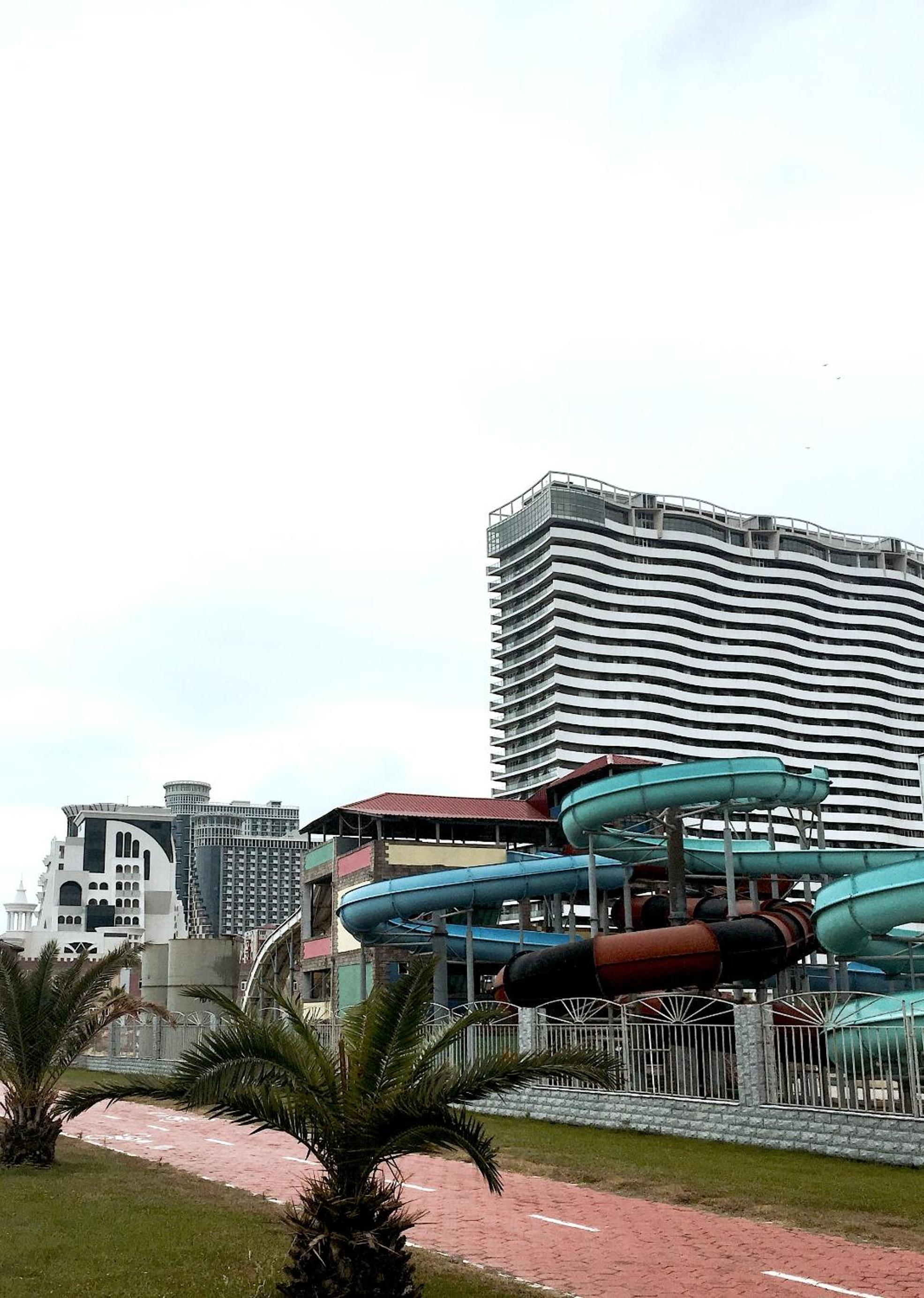 Orbi Sea Towers Apartments