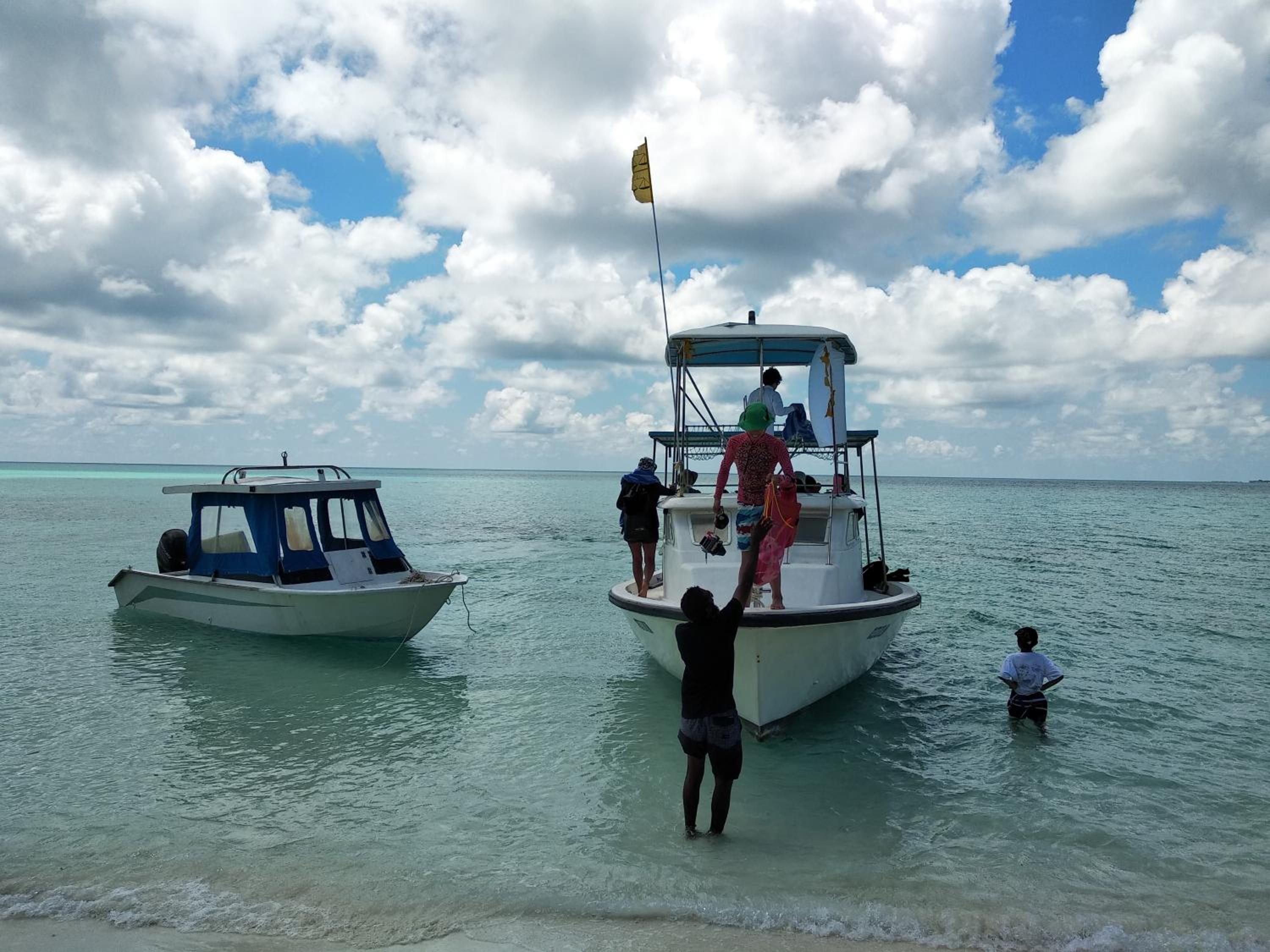 Dhigurah Beach Inn view 2