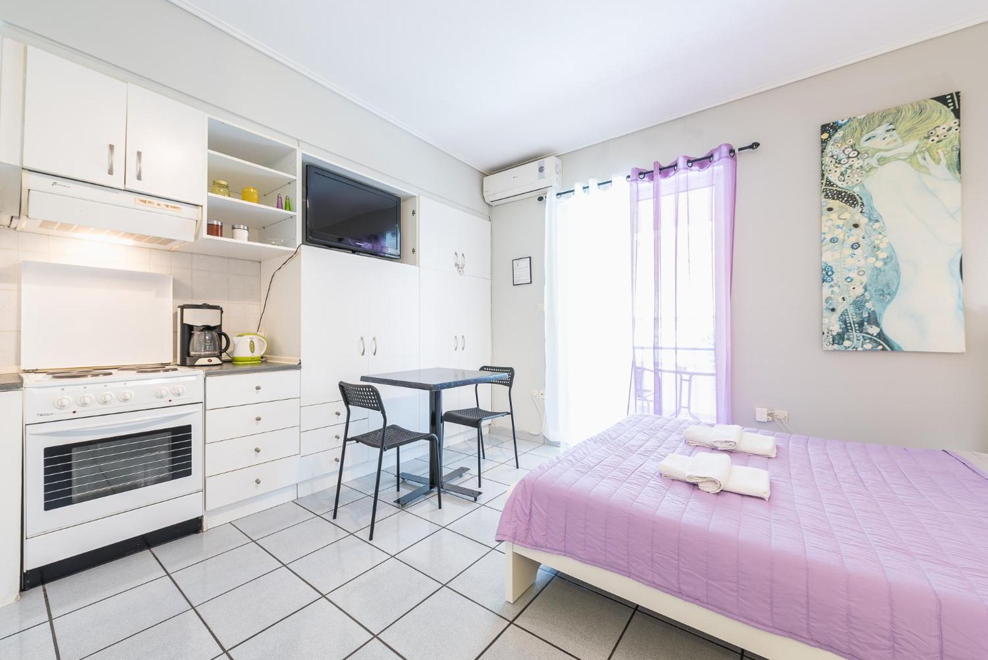 Zenios Kisamos-Pretty comfy studio