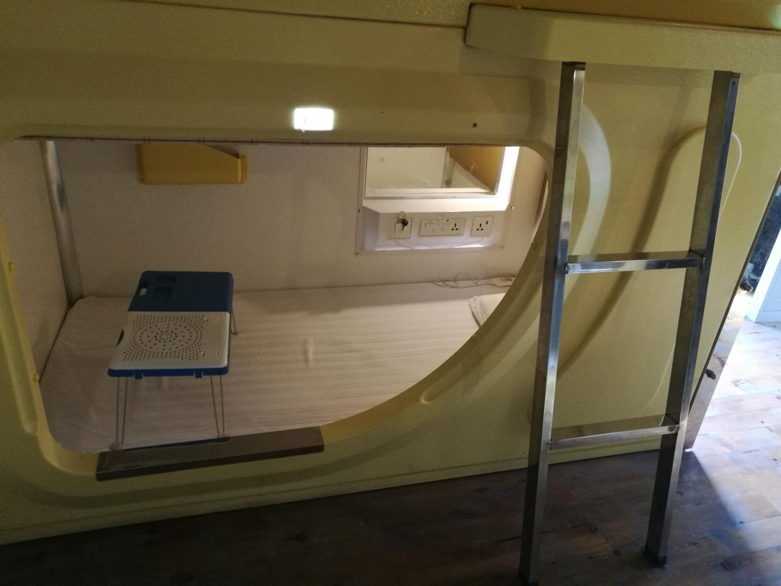 No.9 Space Capsule Youth Hostel