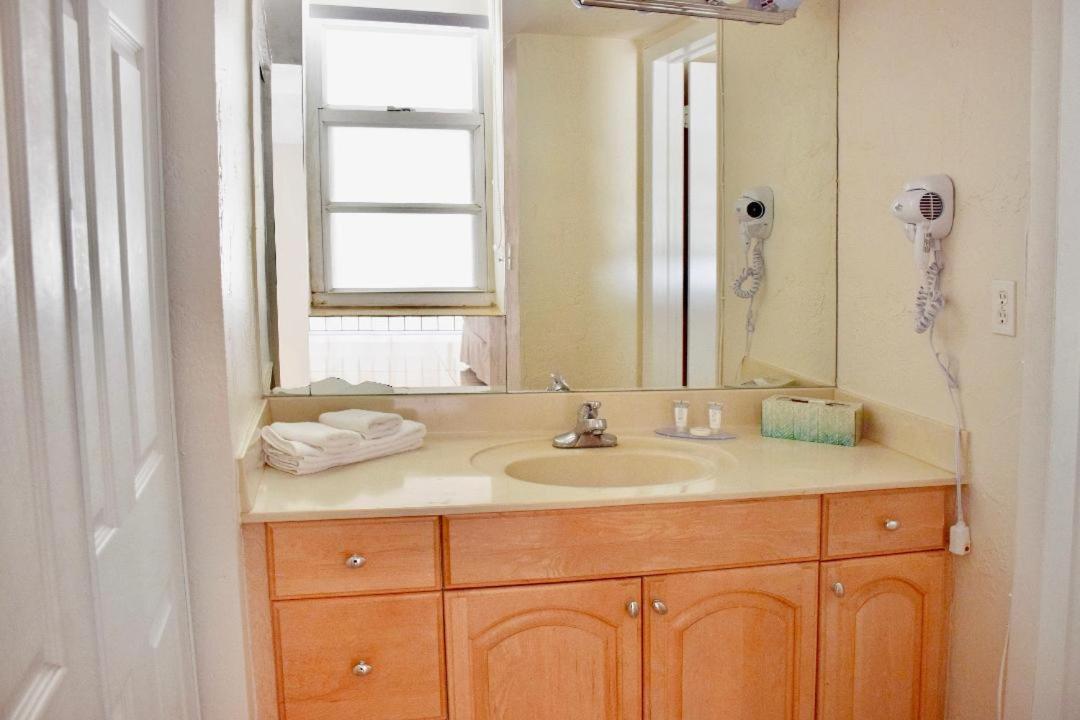 Suites at Coral Resorts