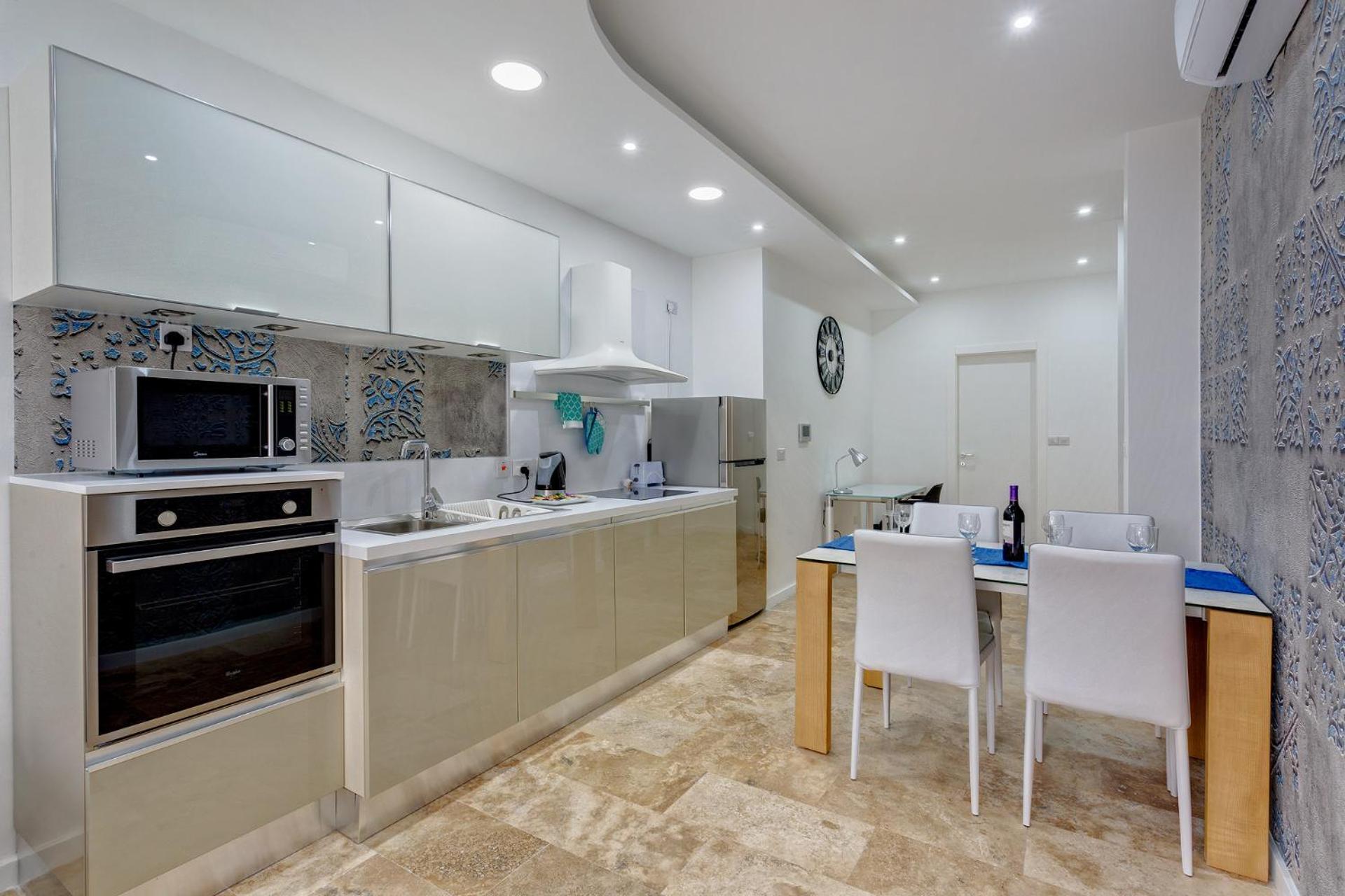 Modern 2 Bedroom Apartment in St Julians — St Julian's
