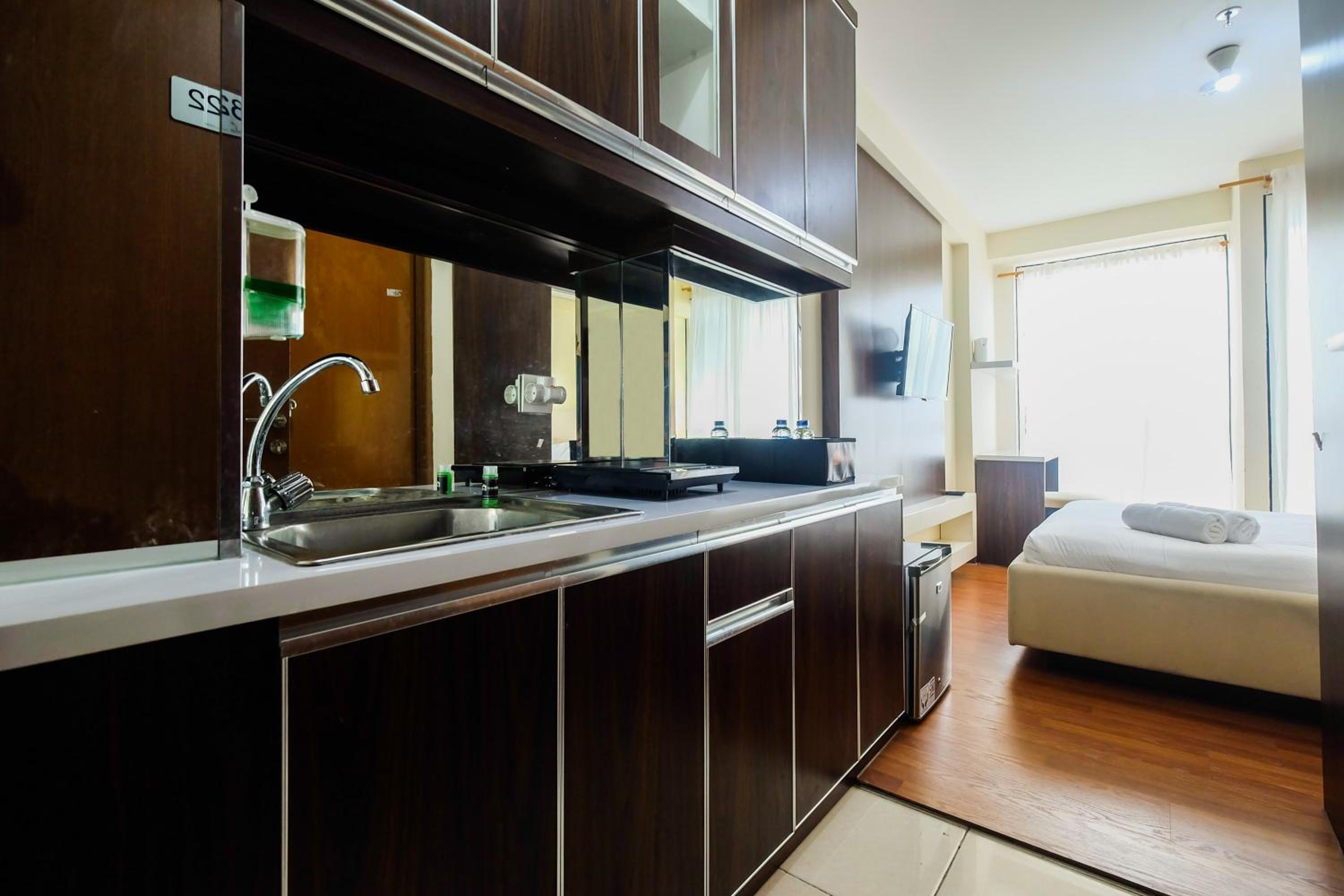 Comfy Studio Tifolia Apartment By Travelio, Jacarta - 15