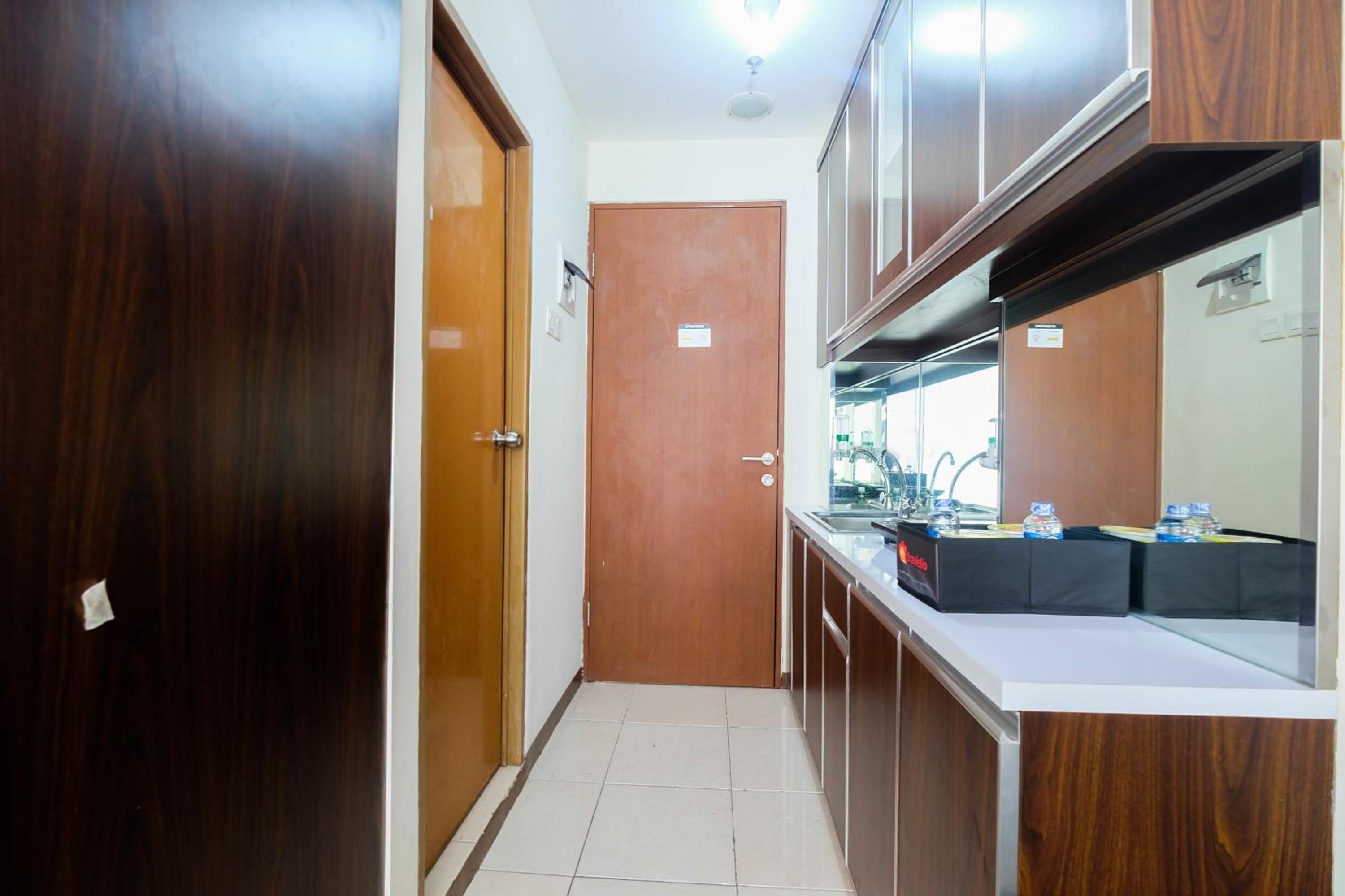 Comfy Studio Tifolia Apartment By Travelio, Jacarta - 11
