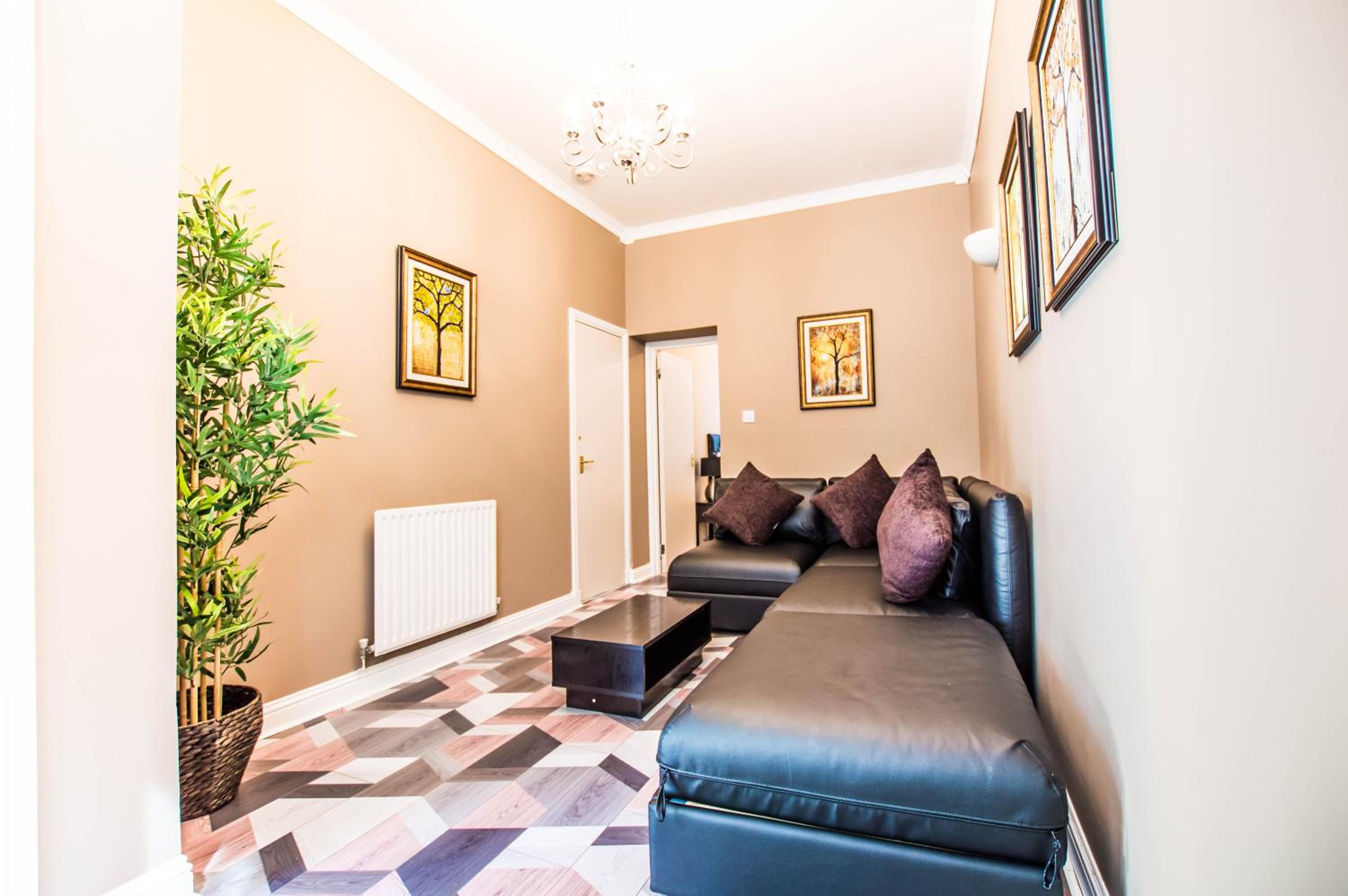 Montgomery Apartments - Crighton view 2