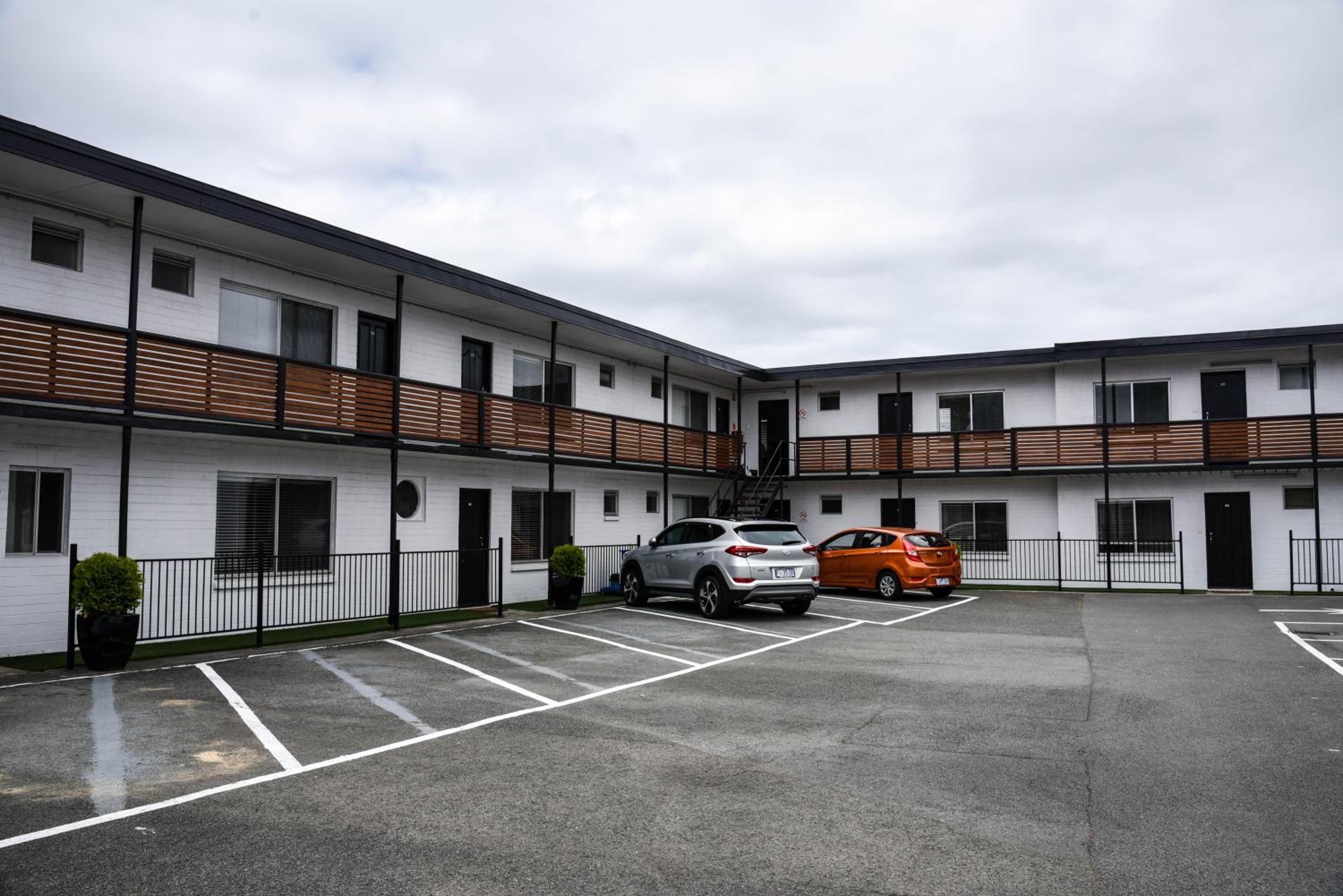 Hobart Tower Motel - Image 5