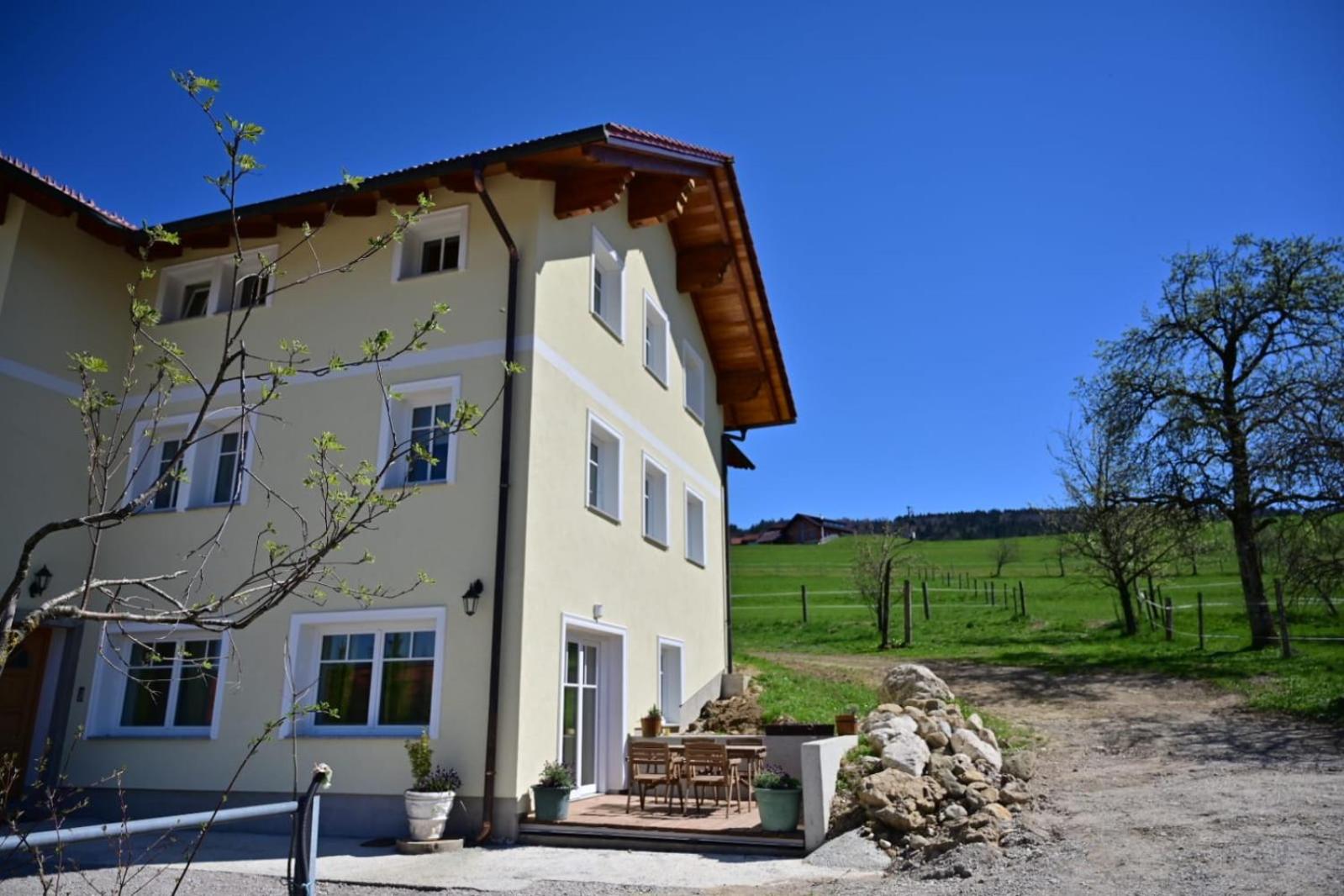 Ferienwohnungen Schlader
