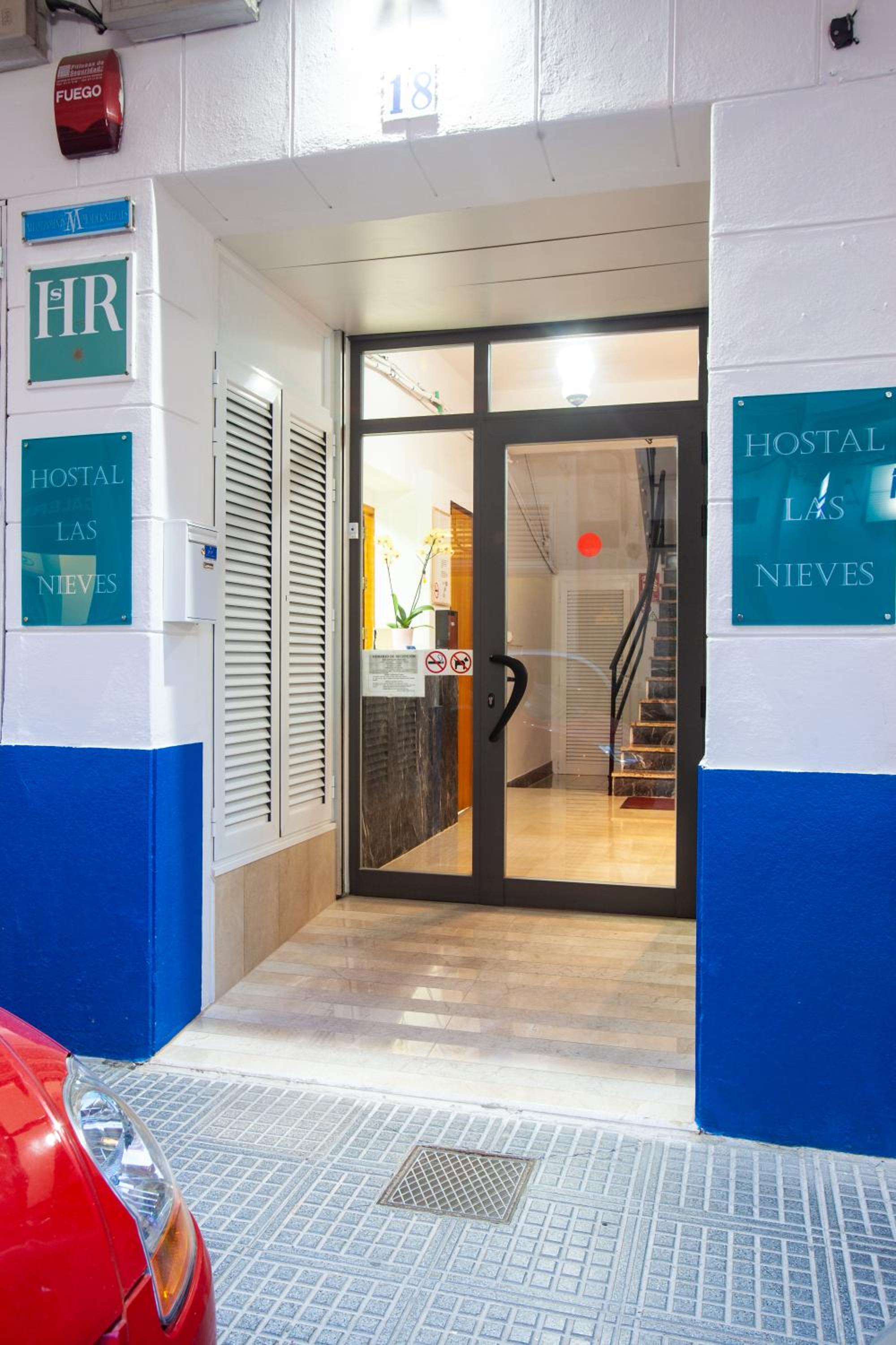 Hotel Hostal Las Nieves - Image 1