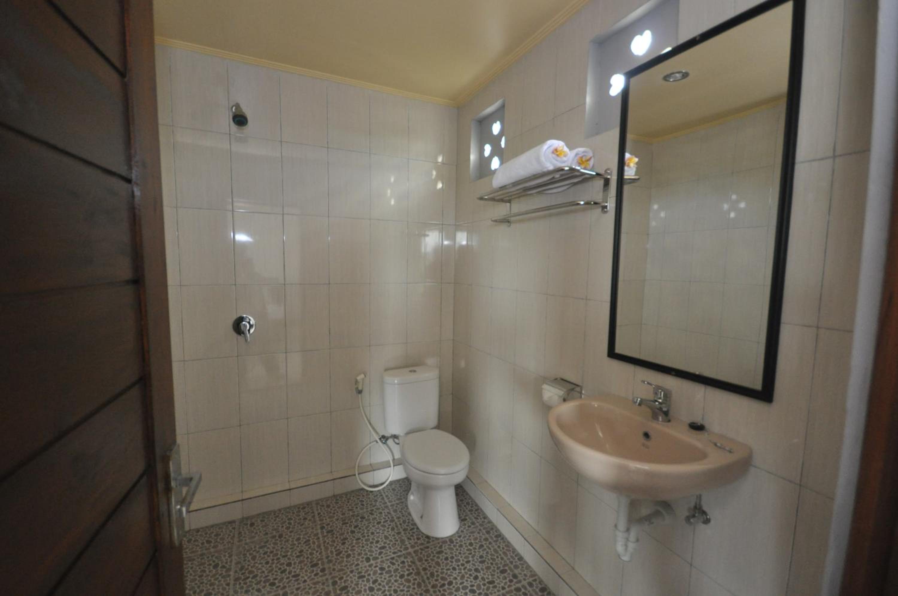 Putu Guest House 2