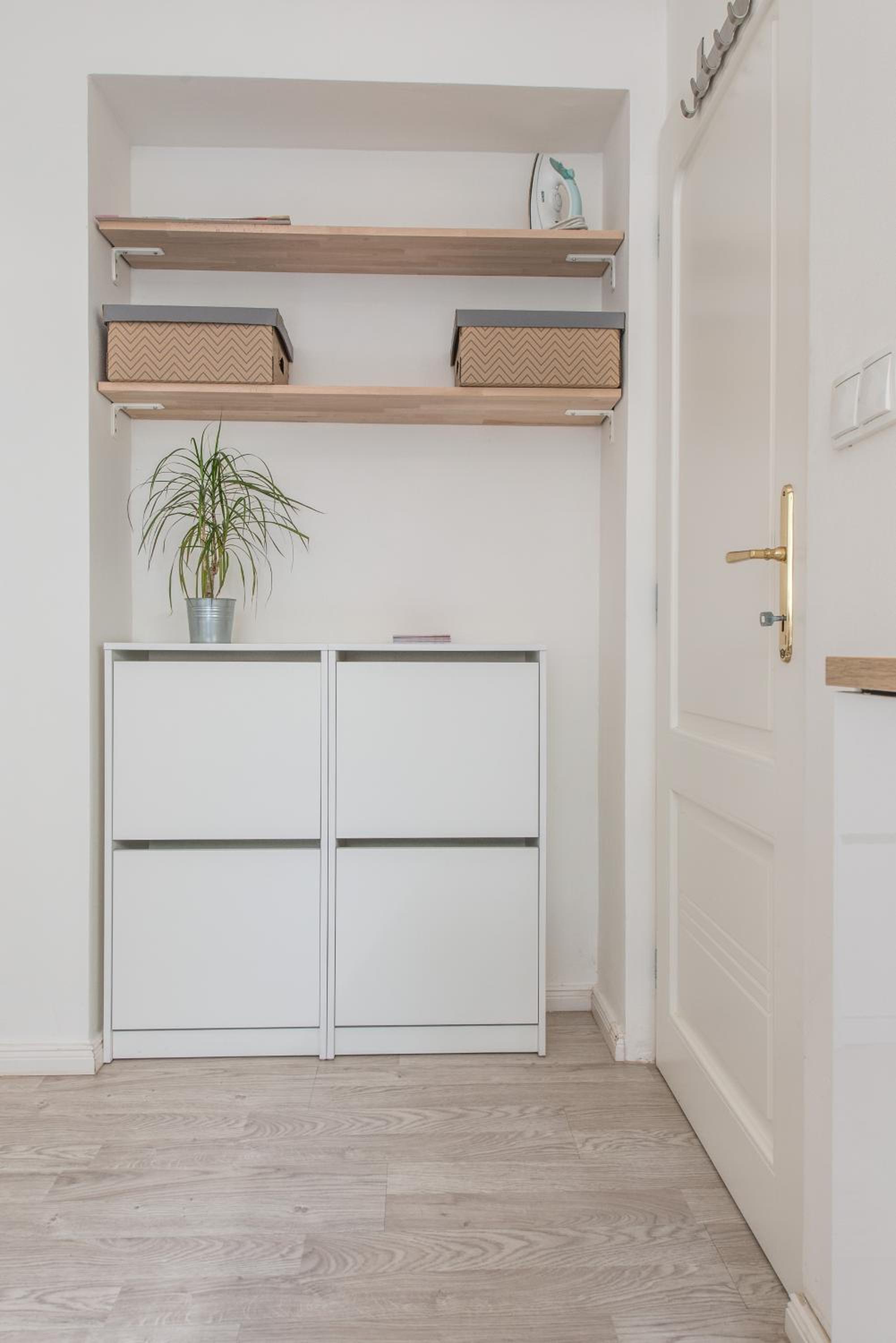 Quiet apartment in the city center with own terrace