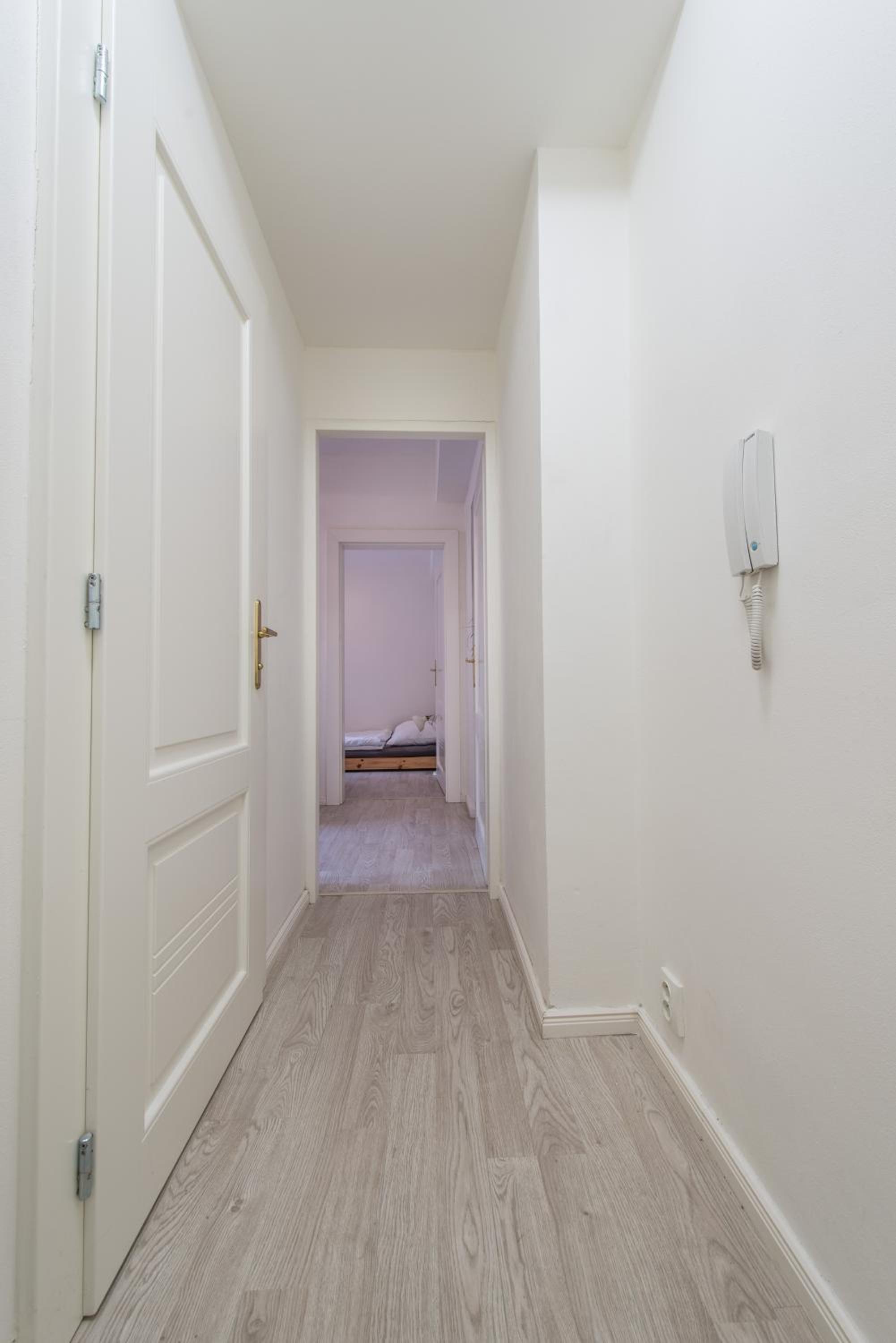 Quiet apartment in the city center with own terrace