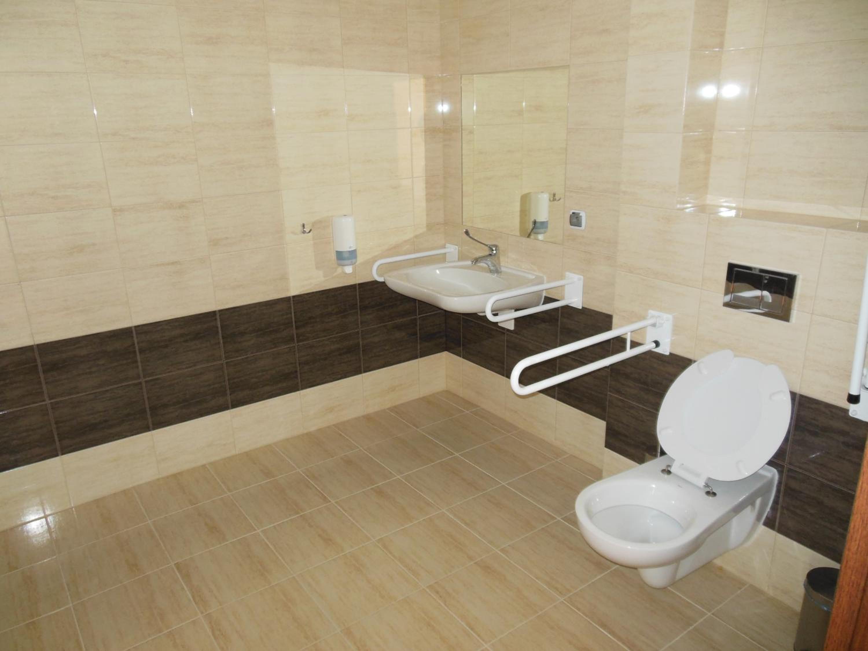 Photo 8