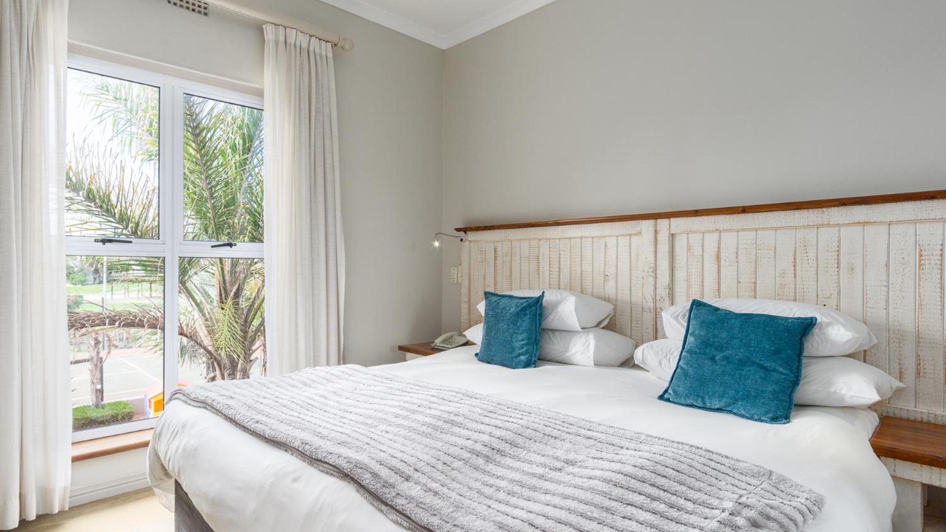 Blue Bay Lodge