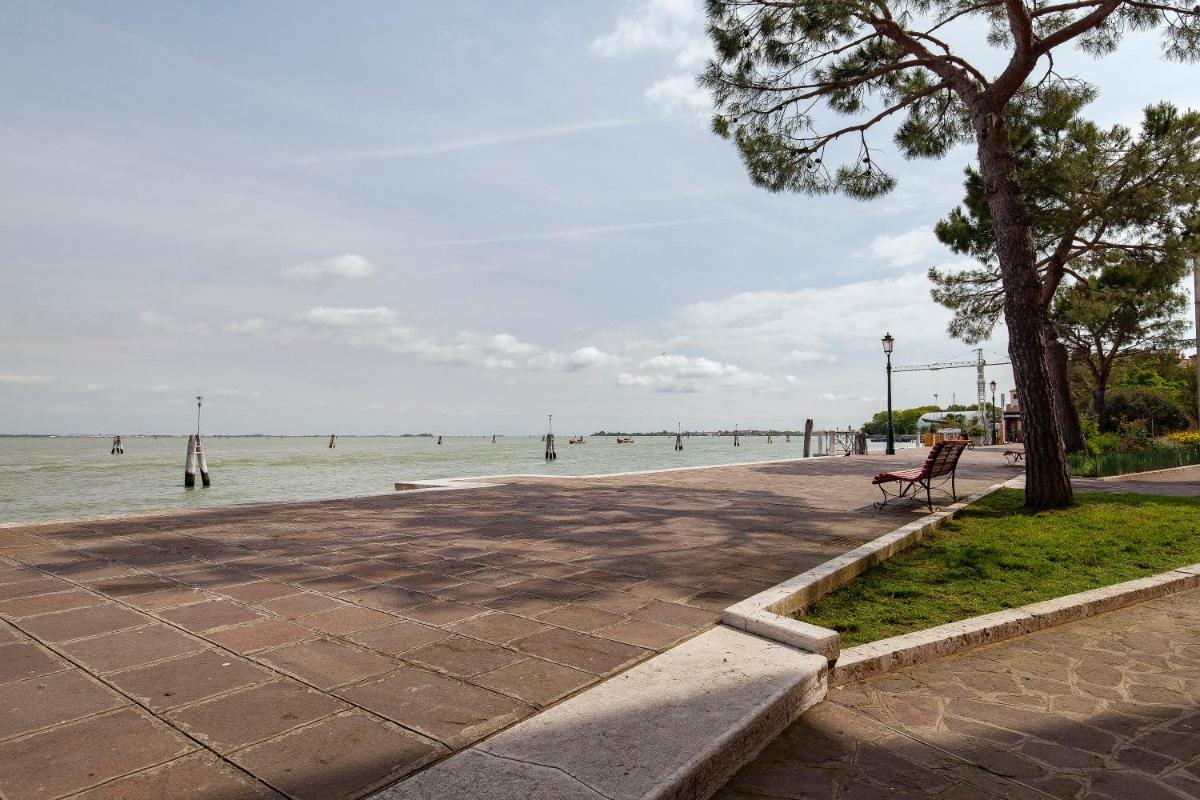 Venice Blue Lagoon
