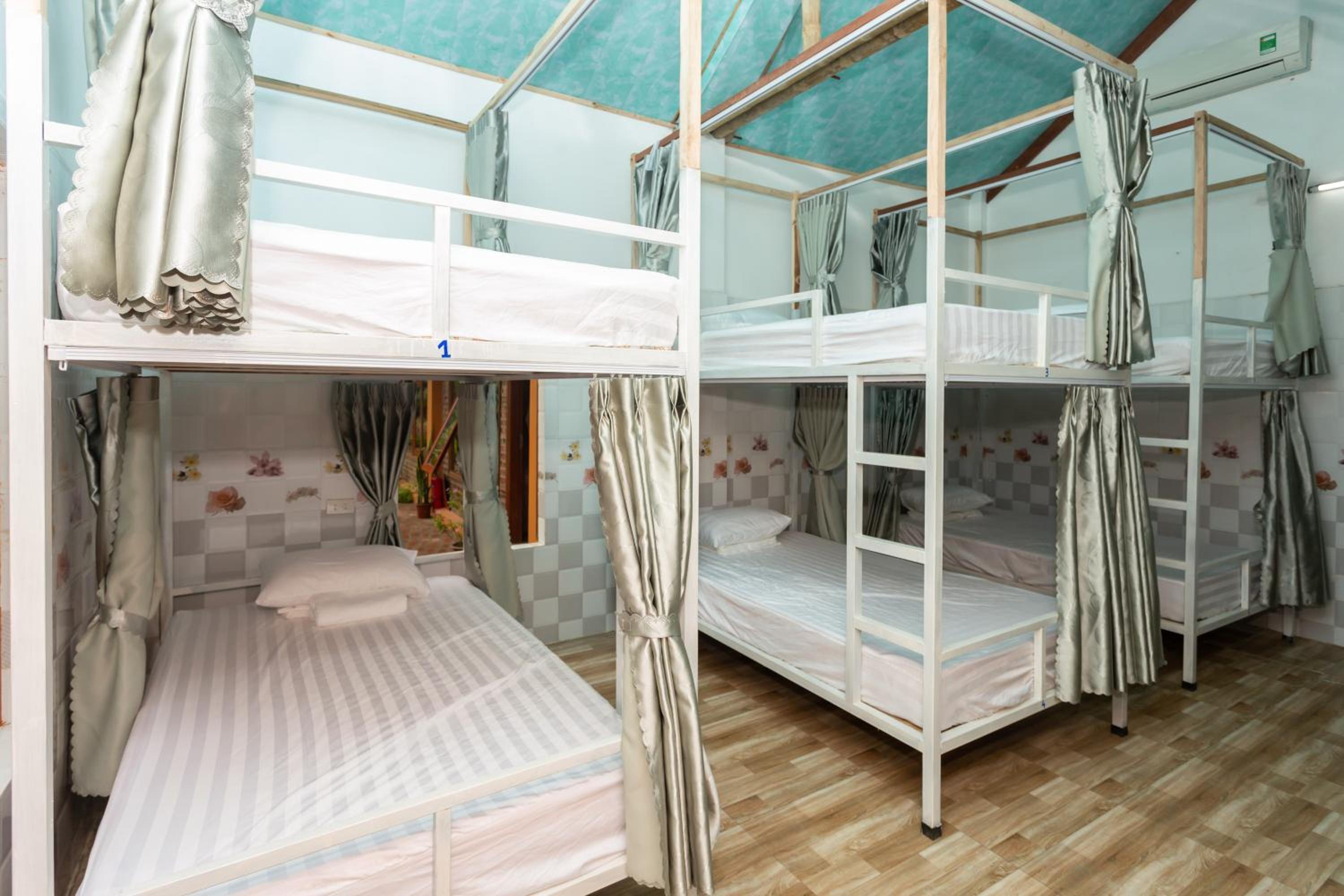 Tam Coc mountain bungalow 47