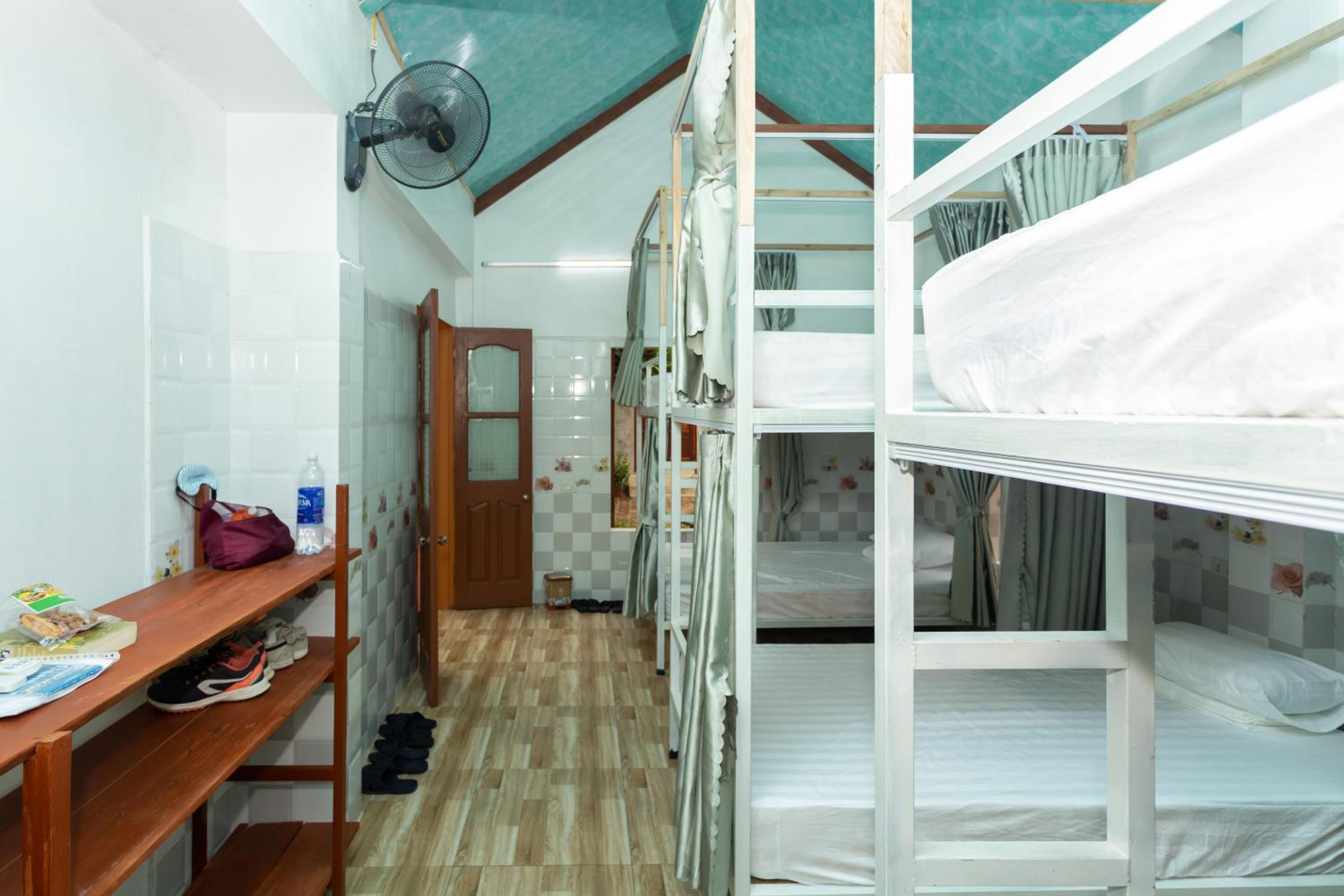 Tam Coc mountain bungalow 4