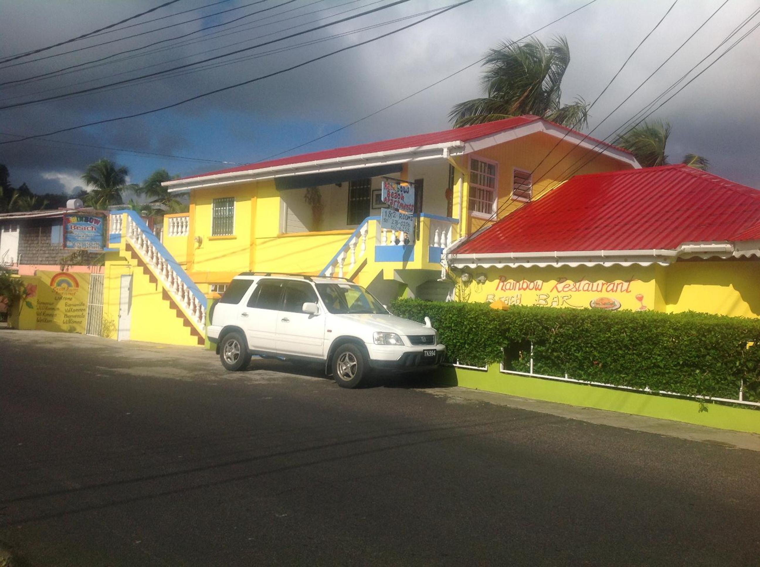 Rainbow Beach Apartments & Rooms