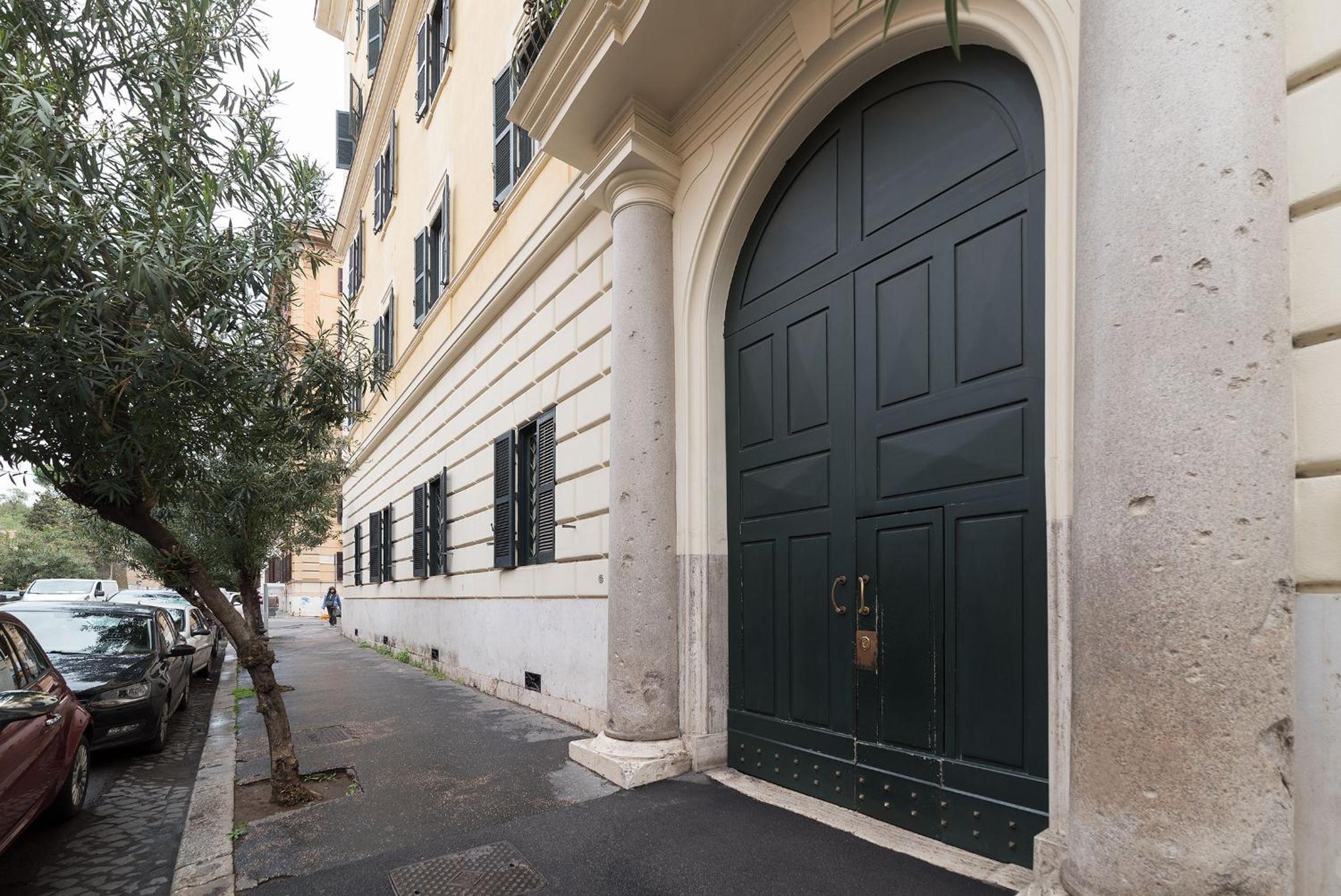 Domus Aurea & Colosseo Sweet Flat