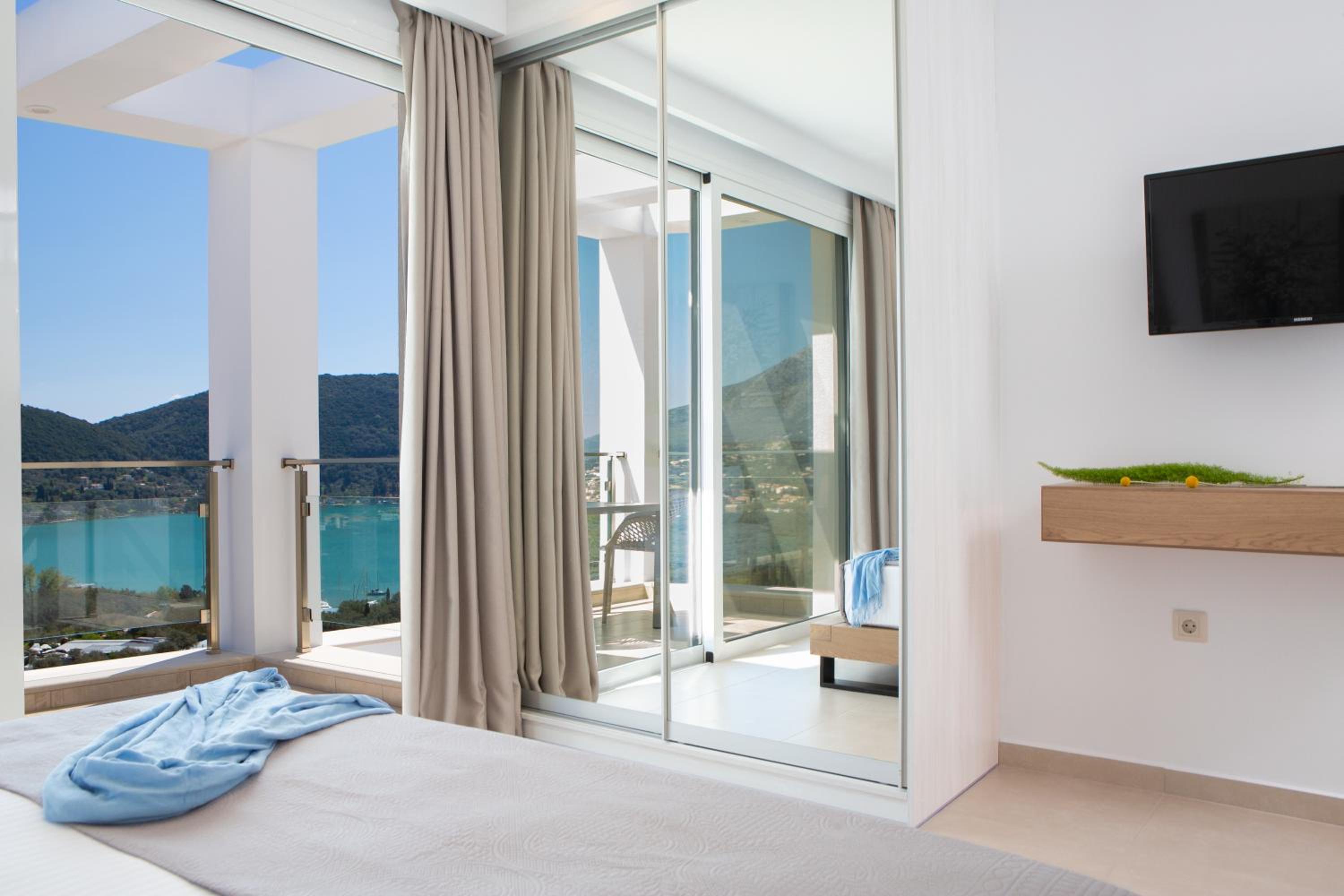AFRODITI VILLAS Collection