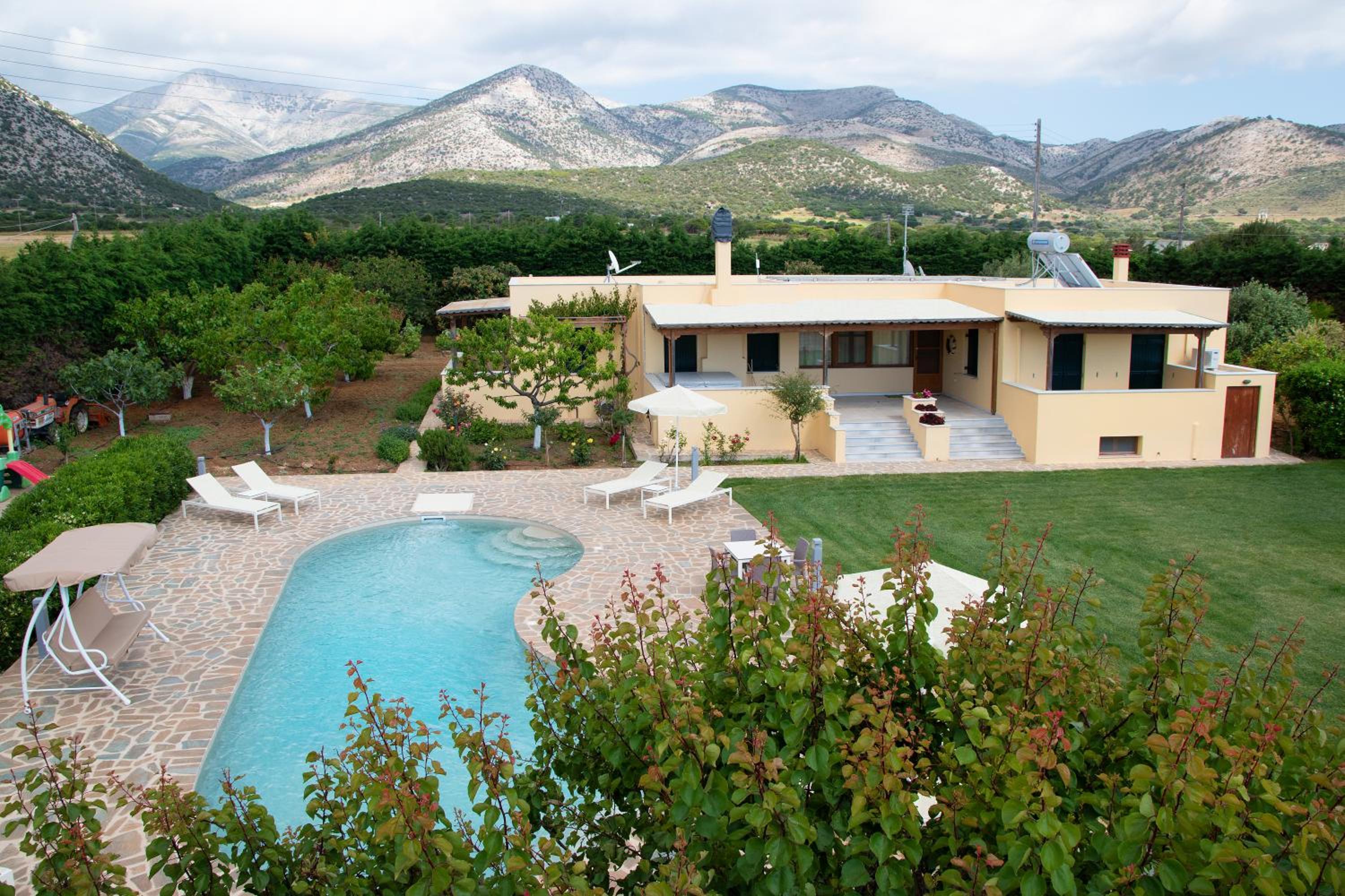 Naxos Cottage view 3
