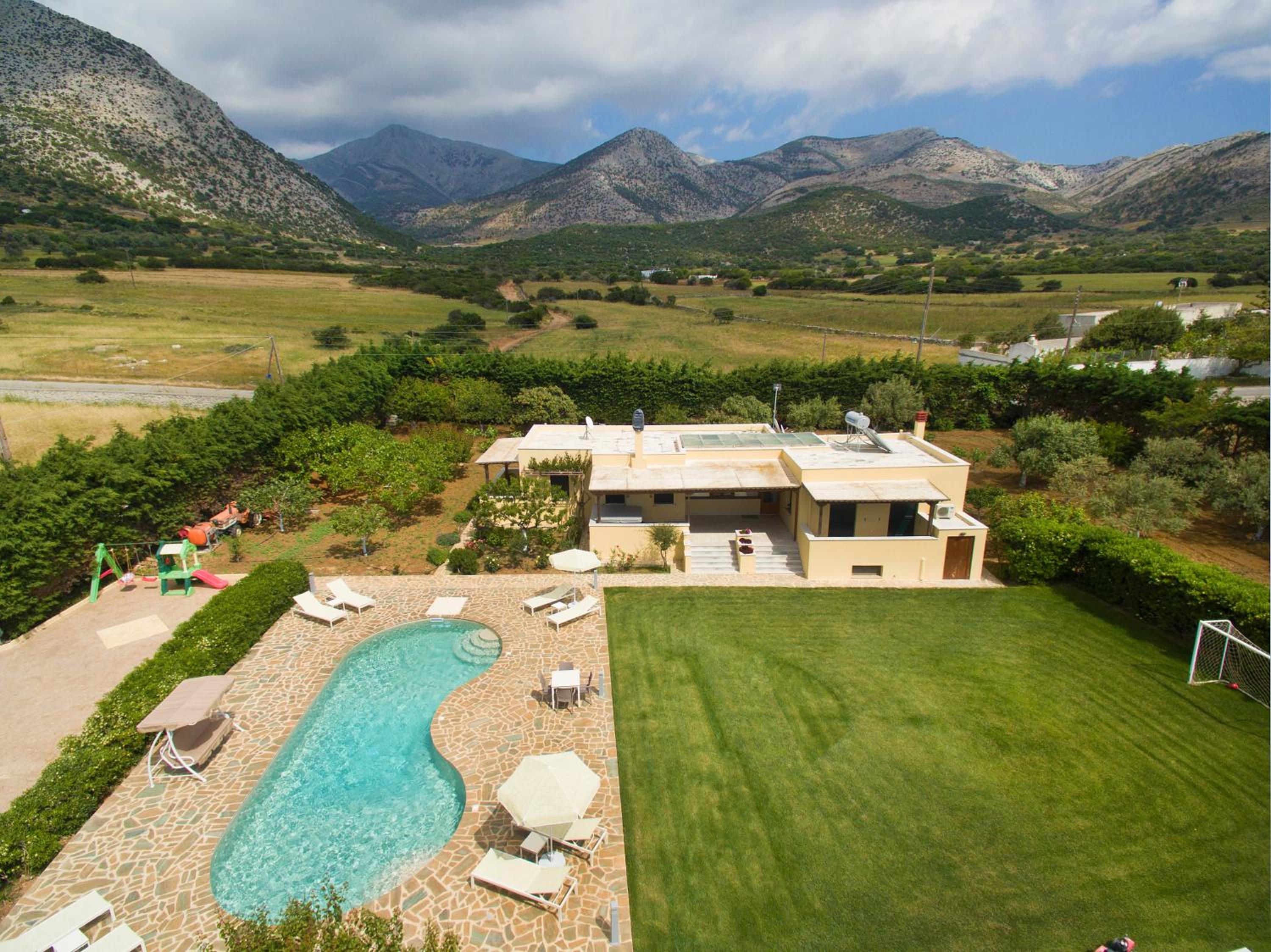Naxos Cottage view 4