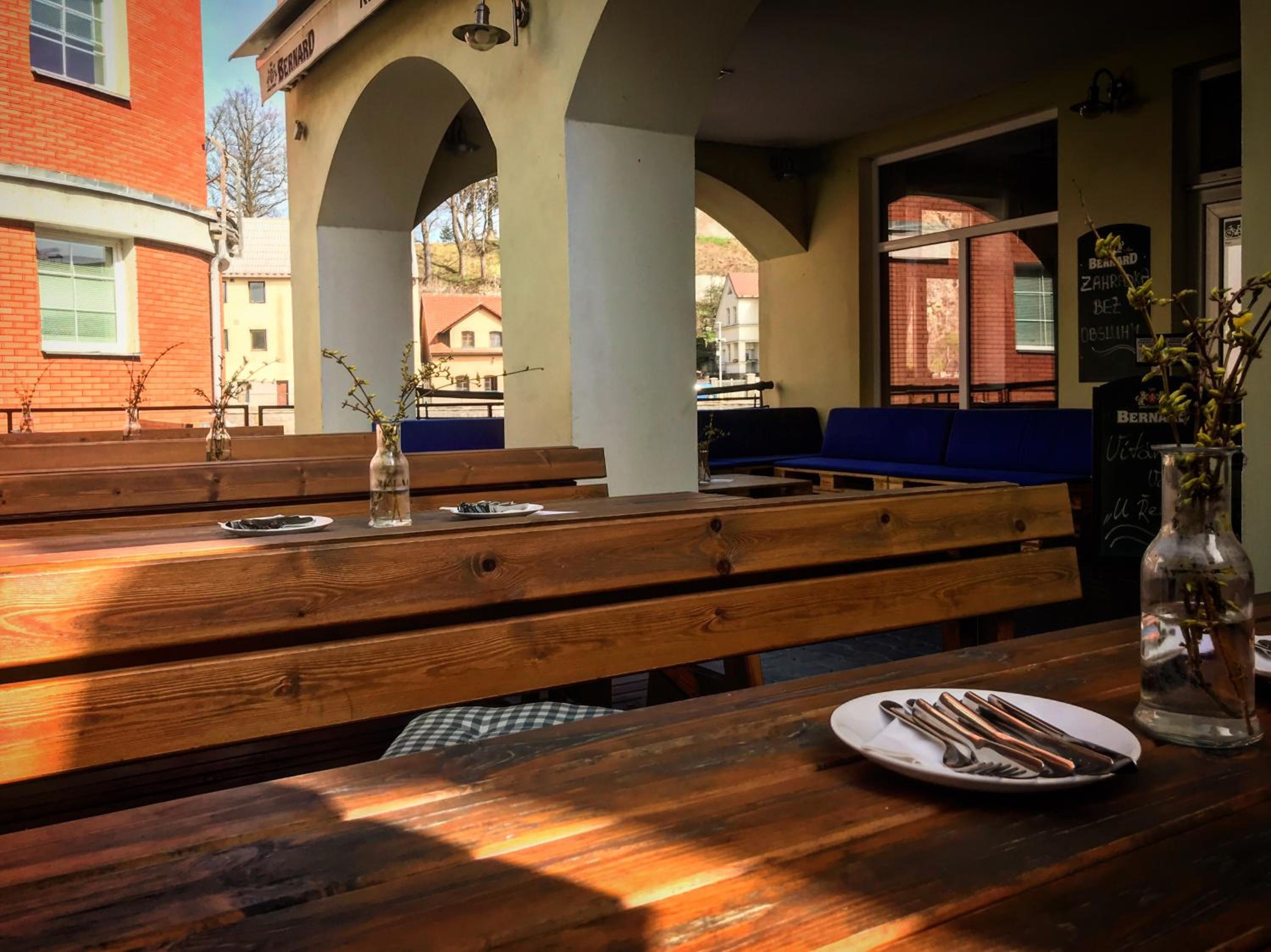 Penzion a restaurace U ŘEKY
