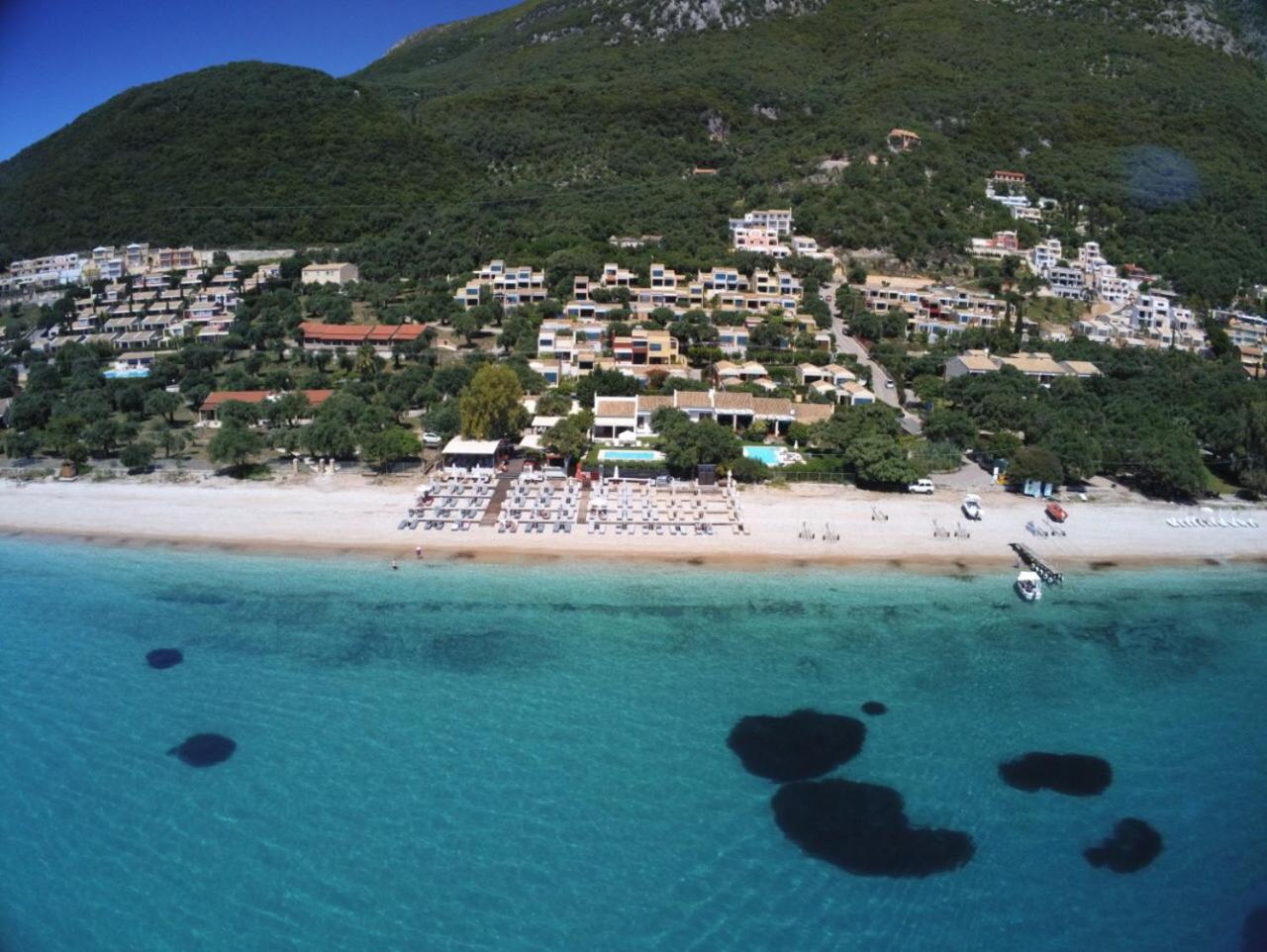 Villa Piedra Barbati - Seafront Villa