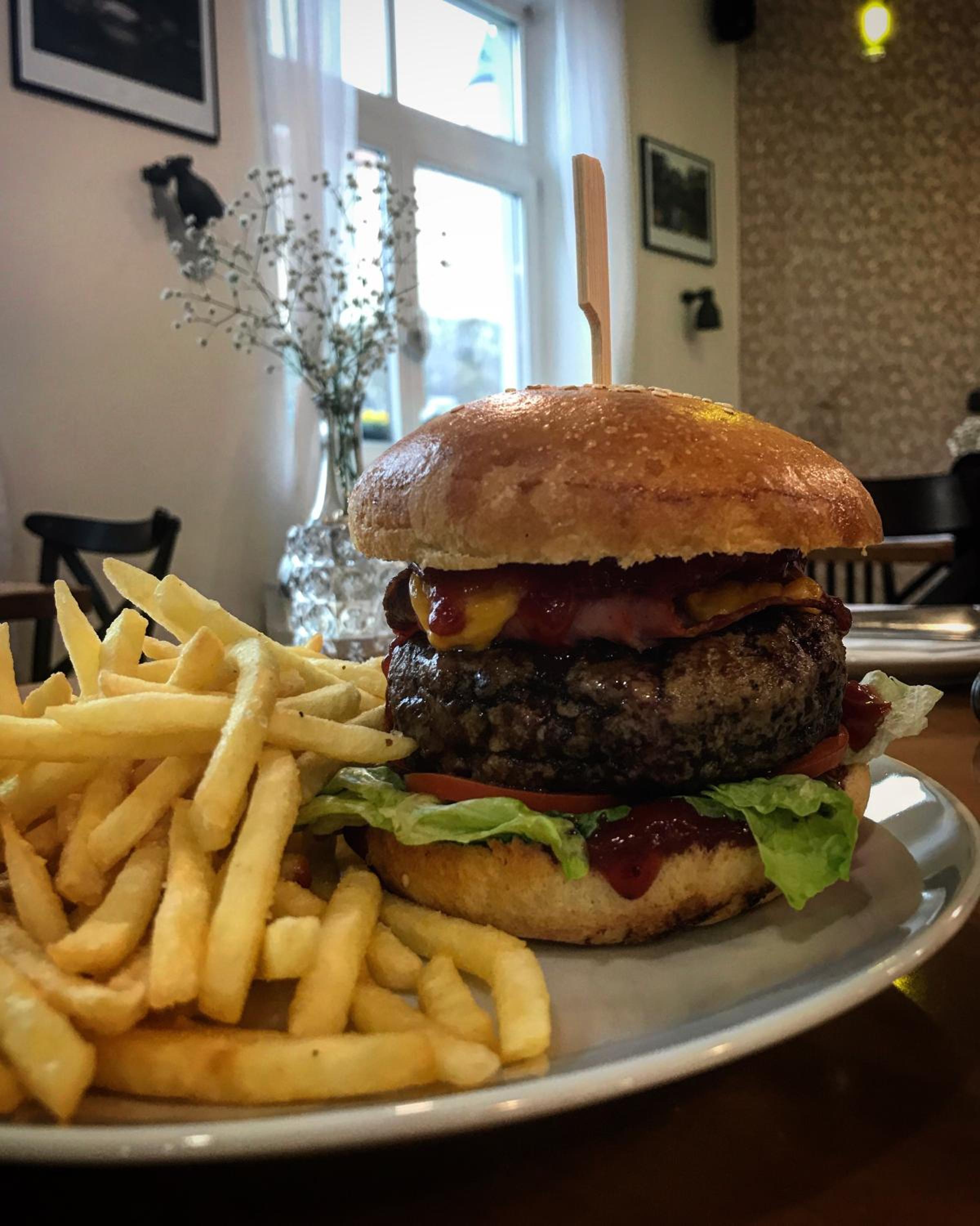 Penzion a restaurace U ŘEKY