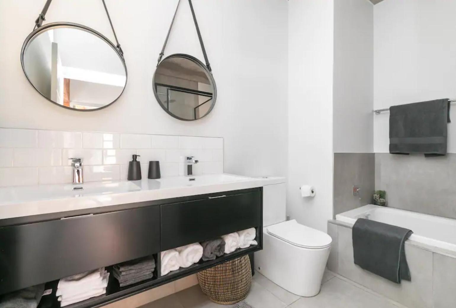 Trendy Melrose Apartment