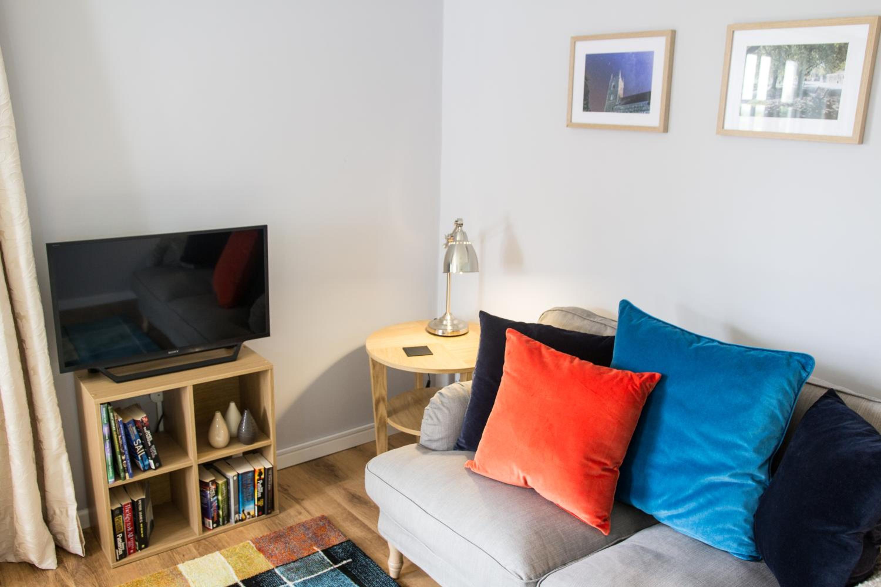 Shaftesbury Modern Annexe view 5