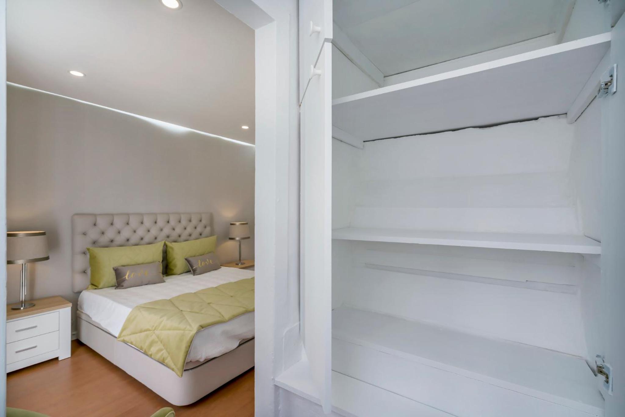 Brand New Downtown Apartment view 4