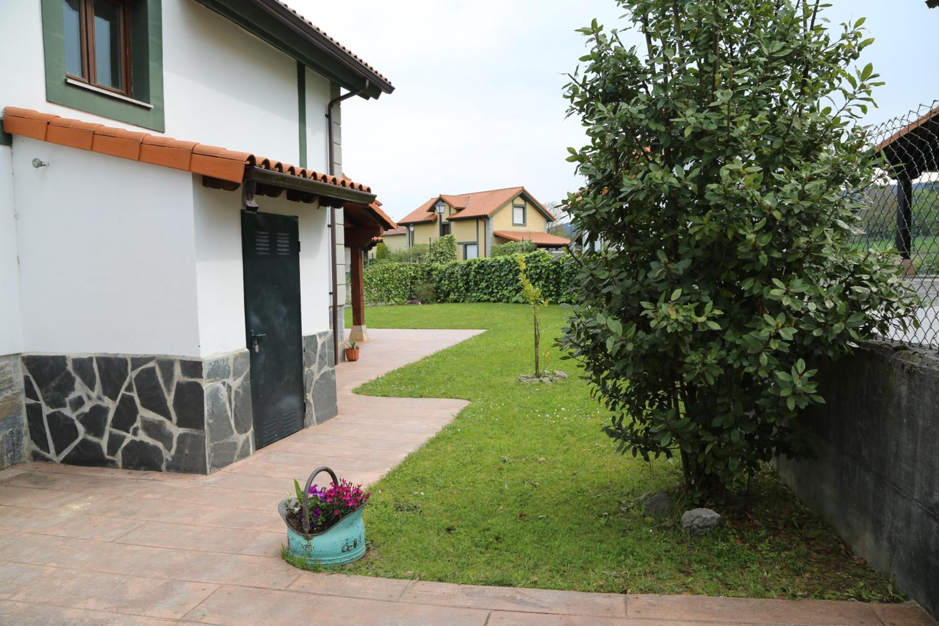 Photo 48