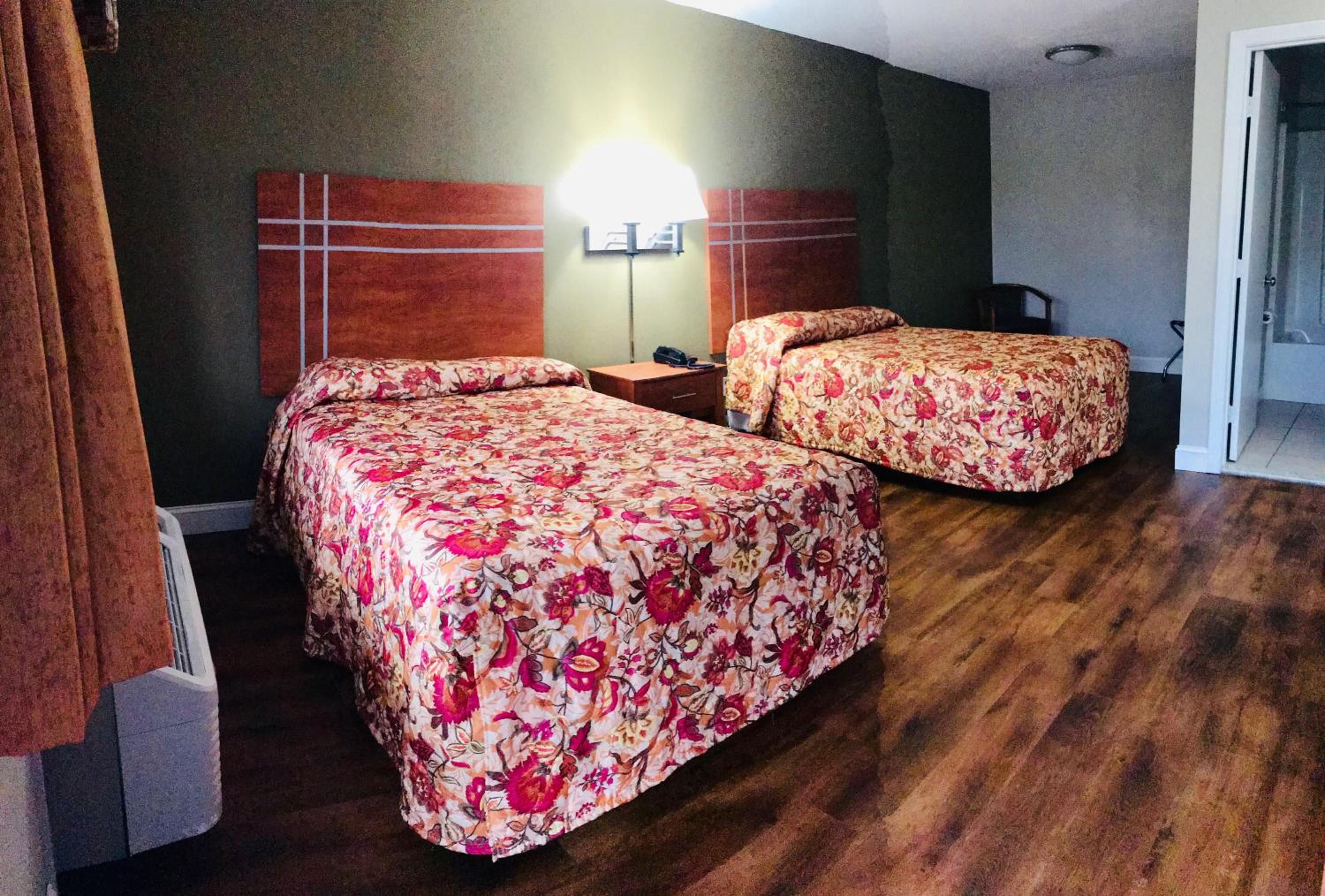 Red Roof Inn & Suites Swansea