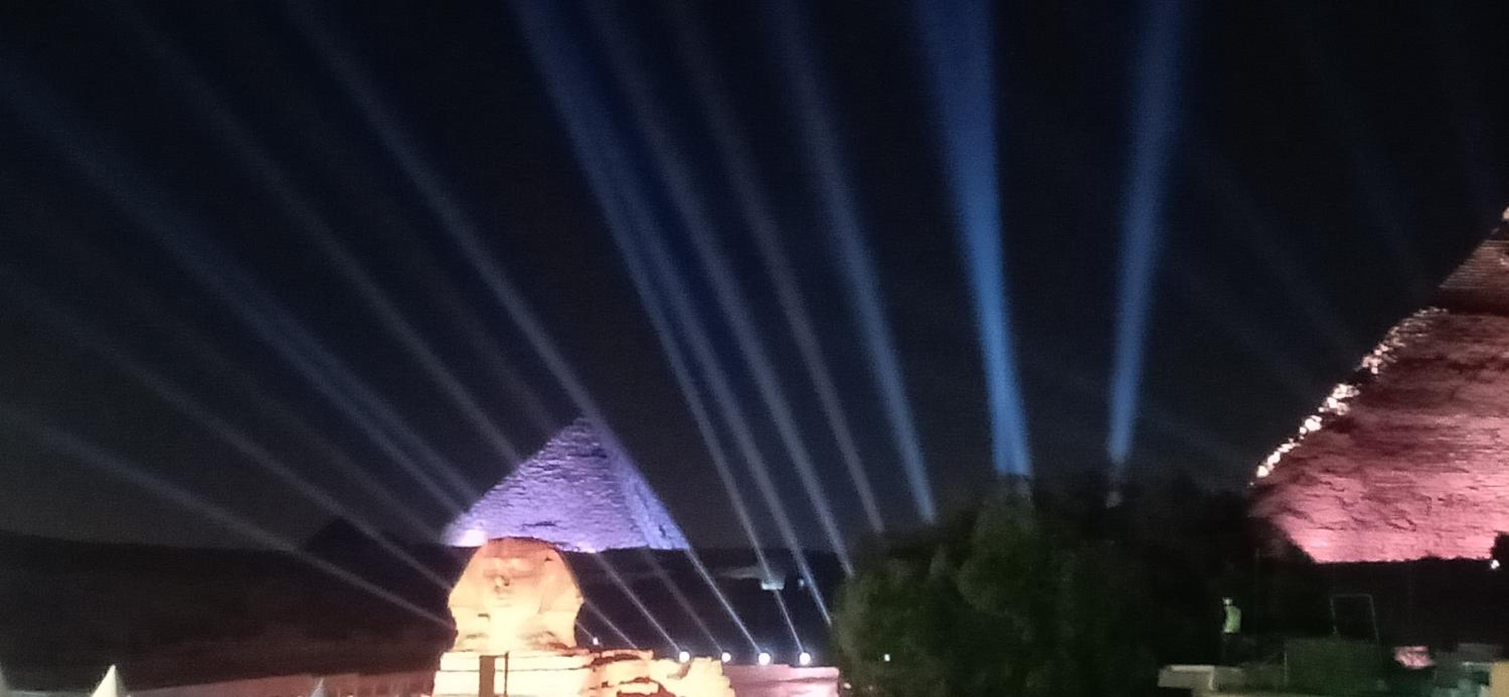 Pyramids Overlook Inn