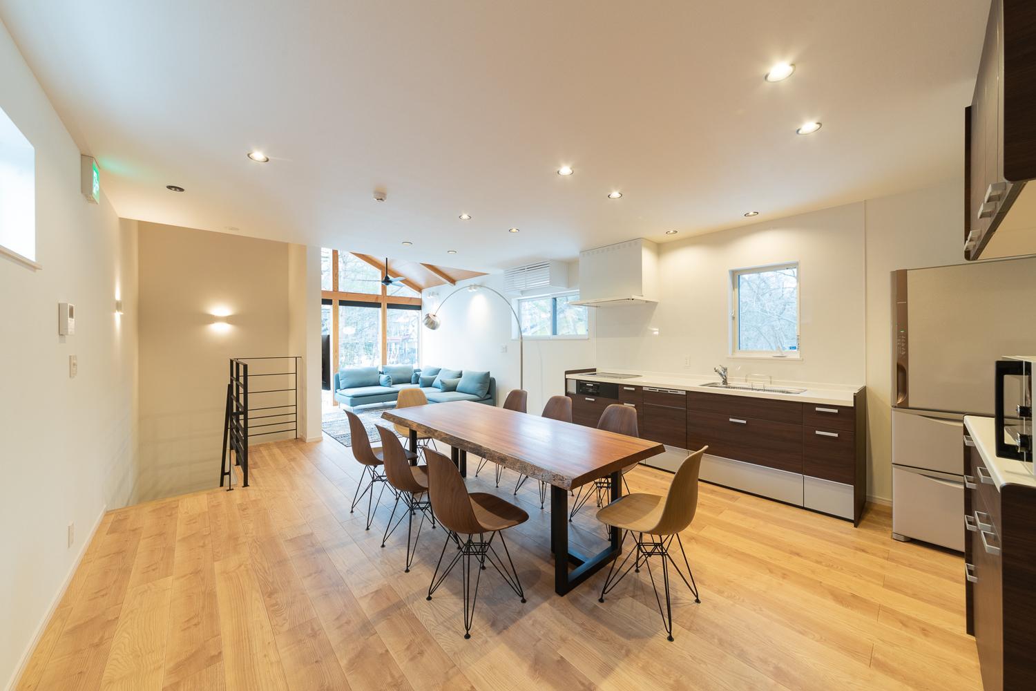 Black Crane Chalet by Hakuba White Fox Company view 5