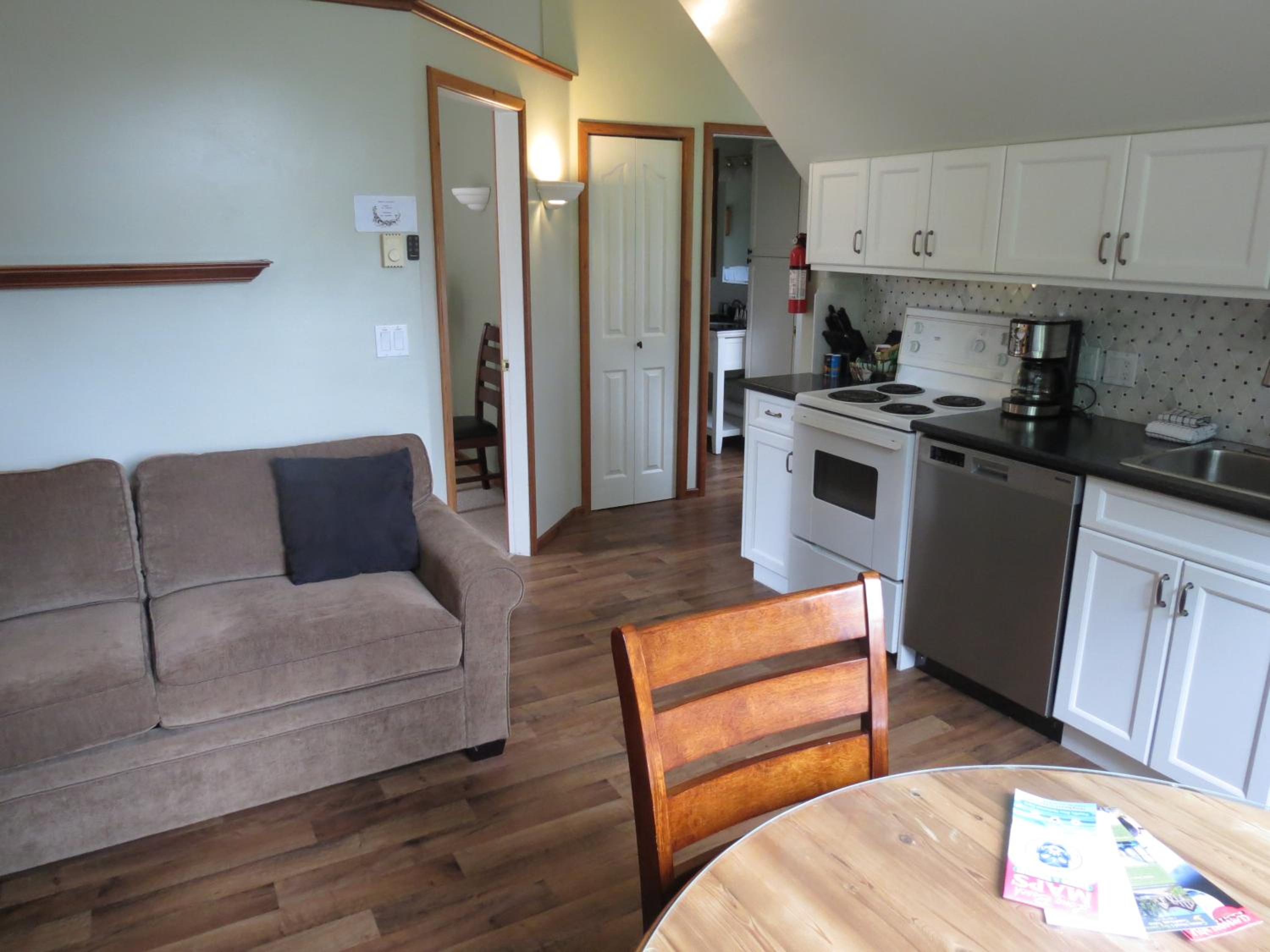 Tofino Vacations - Cobble Wood and Bird Sanctuary Guest Houses - Property Image 30