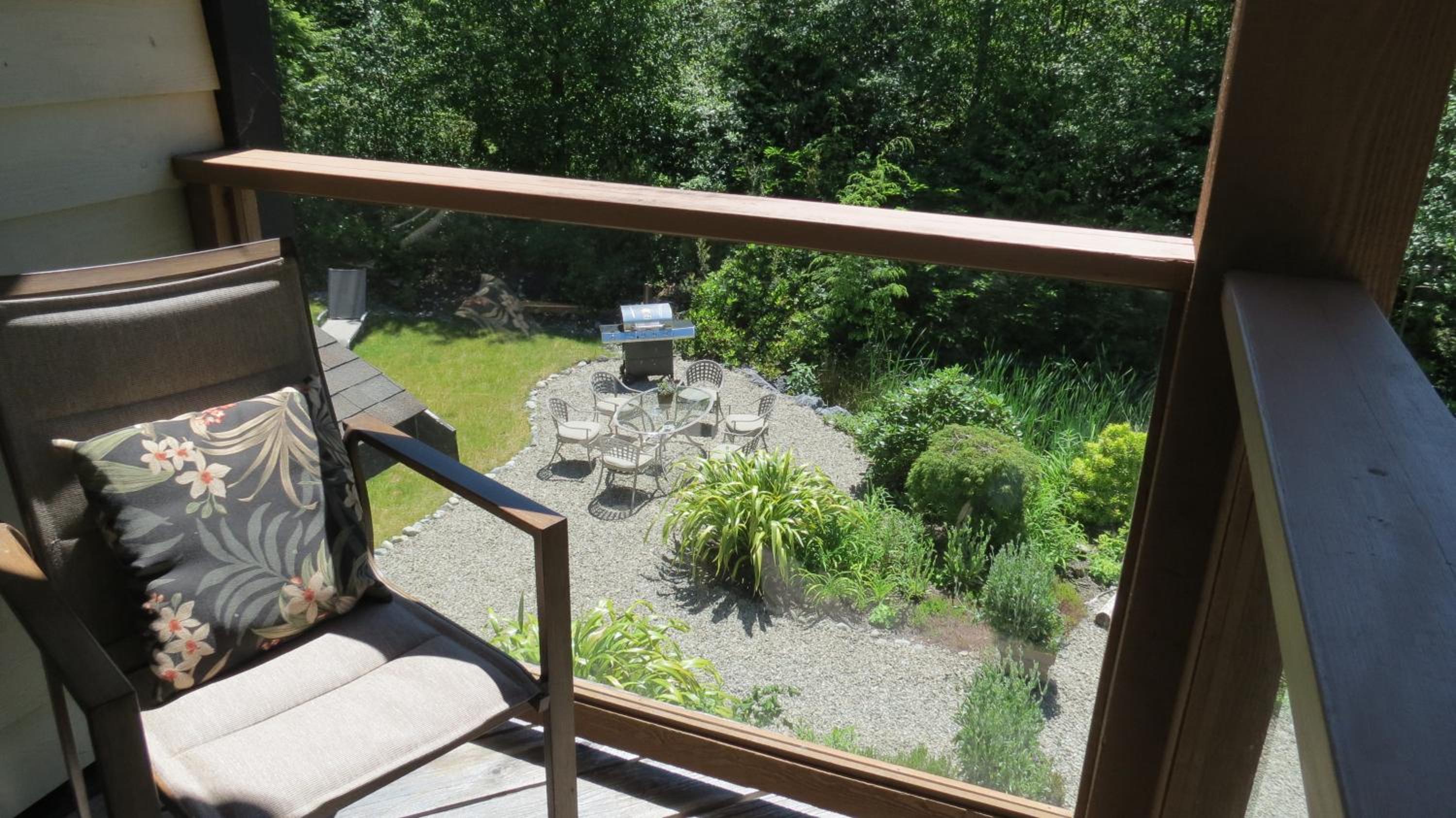 Tofino Vacations - Cobble Wood and Bird Sanctuary Guest Houses - Property Image 28