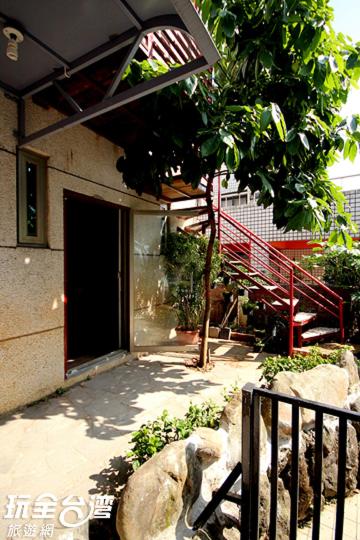 Museum Traveler's Guest House view 3