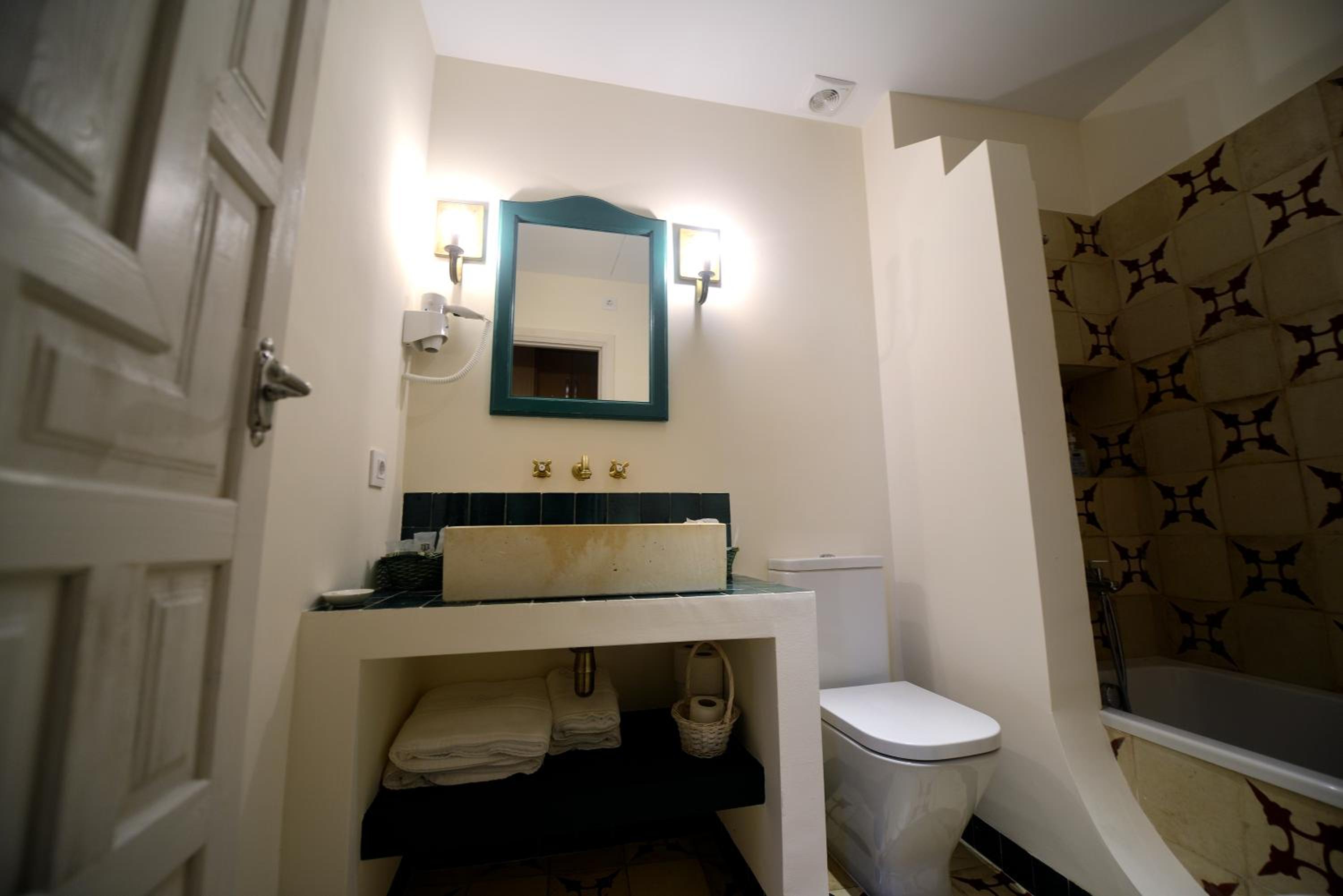 ApartaSuites Alberca Deluxe