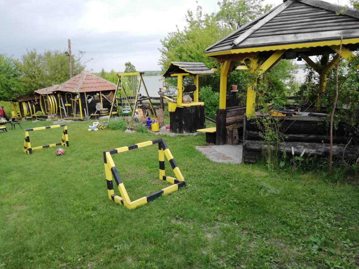 Photo 12