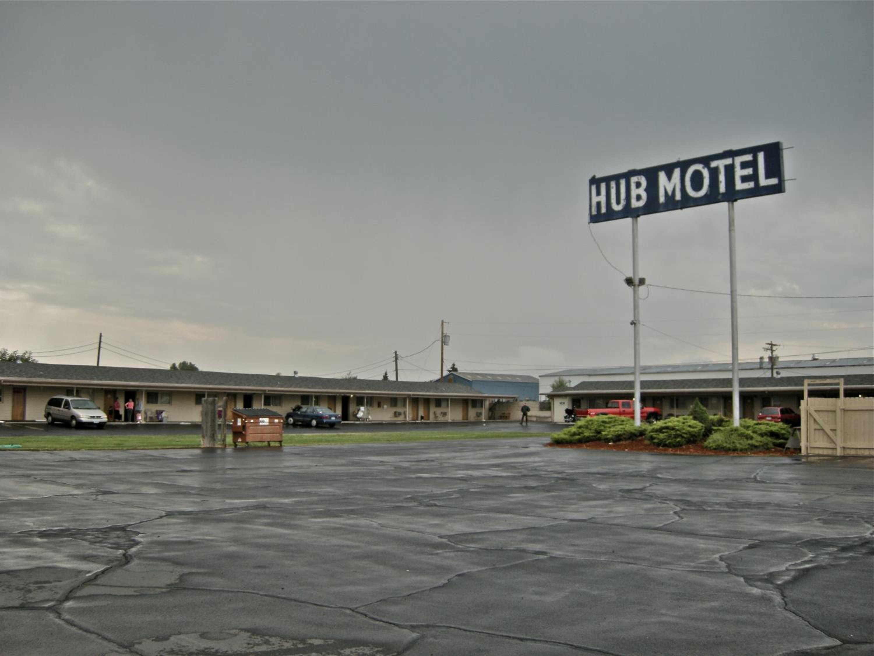 Hub Motel
