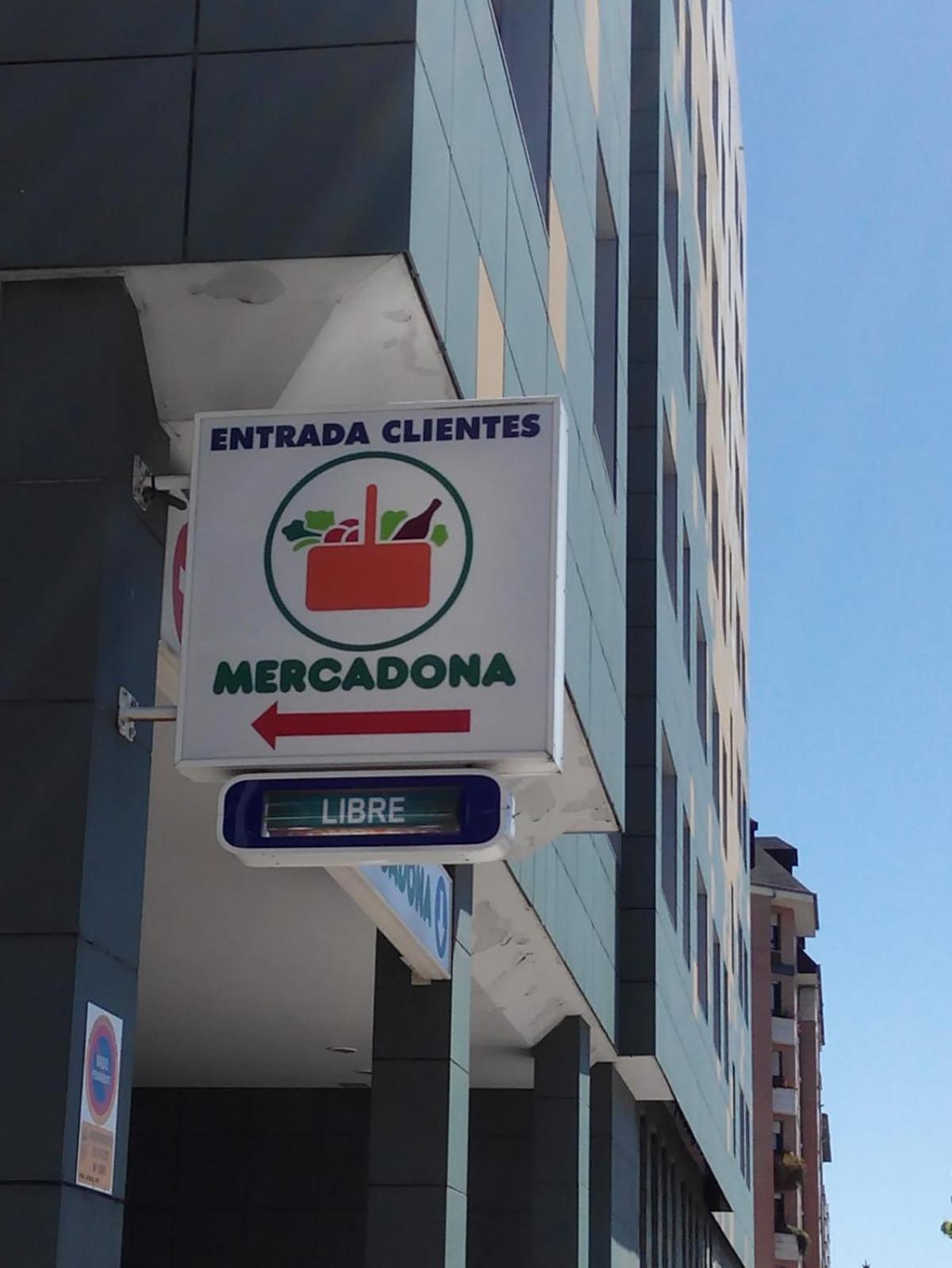 Apartamento Mota Los Prados-PARKING-WIFI GRATIS view 4