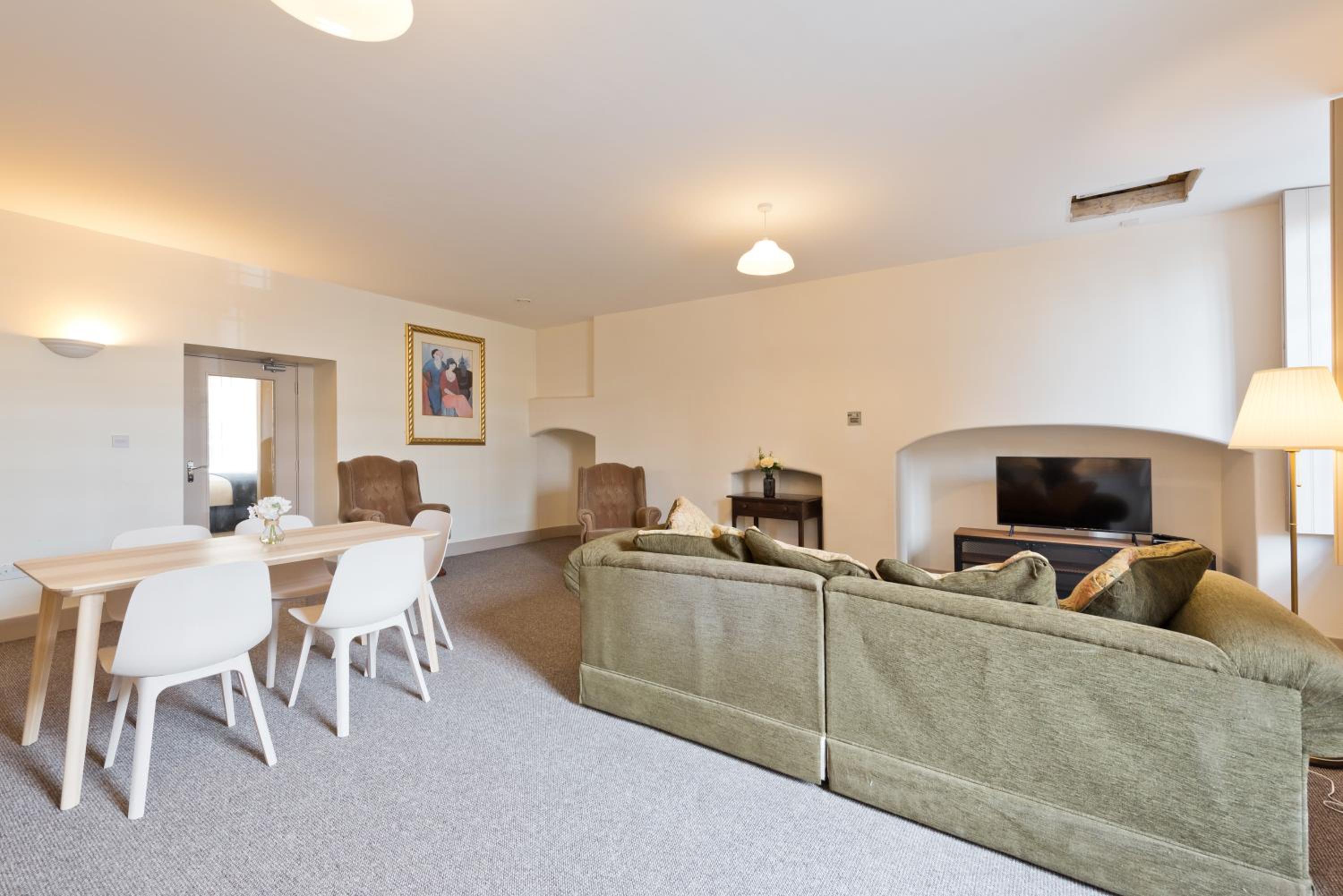 Henrietta Suites City Centre