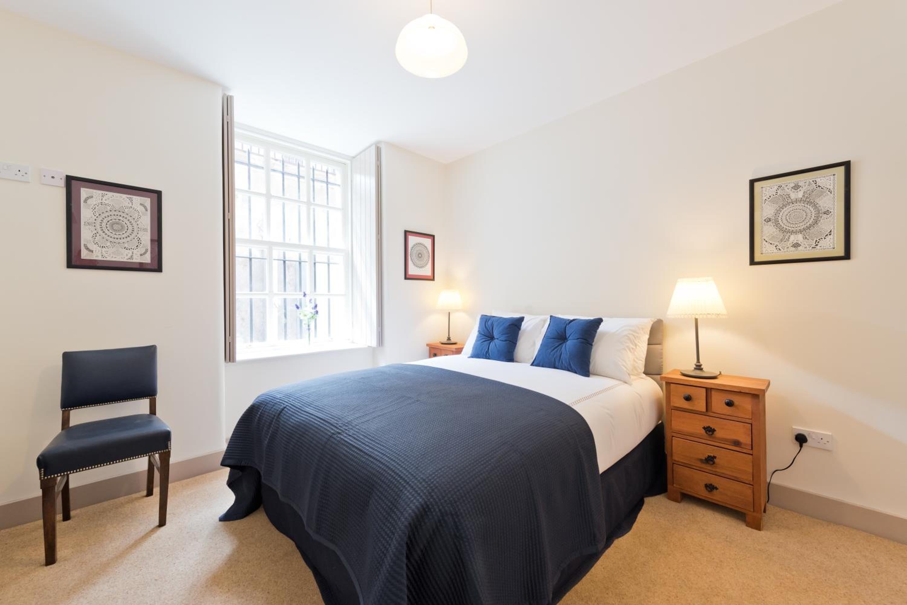 Henrietta Suites City Centre