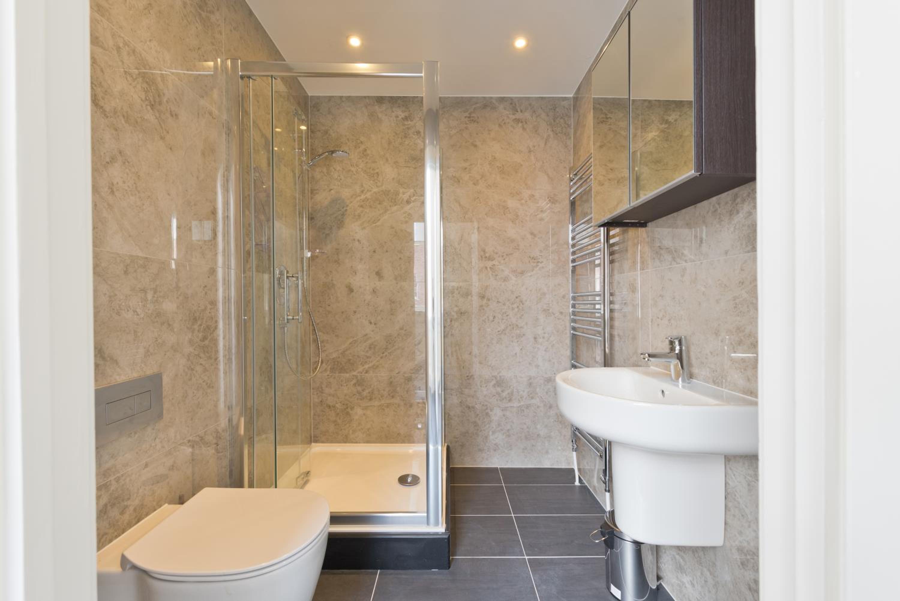 Henrietta Suites City Centre