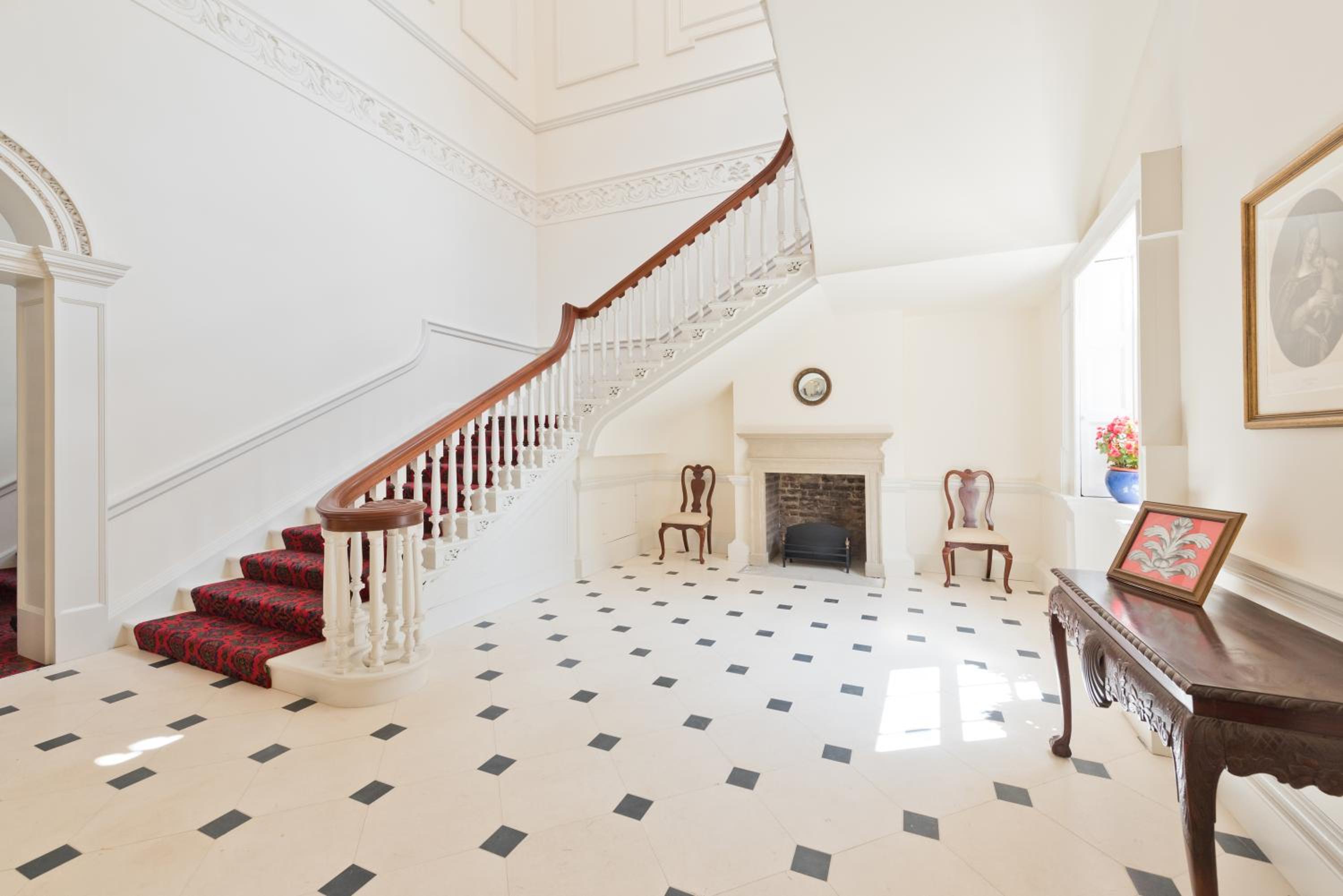 Henrietta Suites City Centre