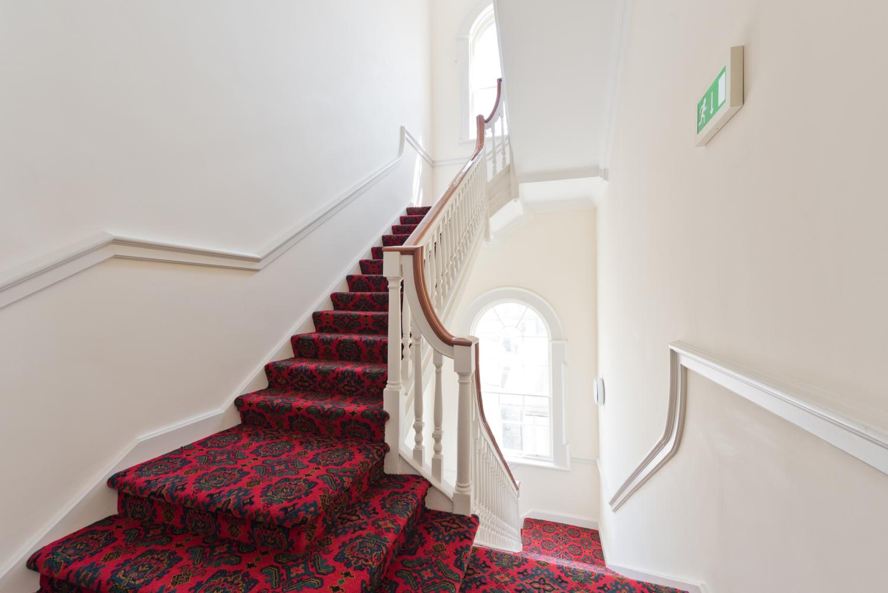 Henrietta Suites City Centre
