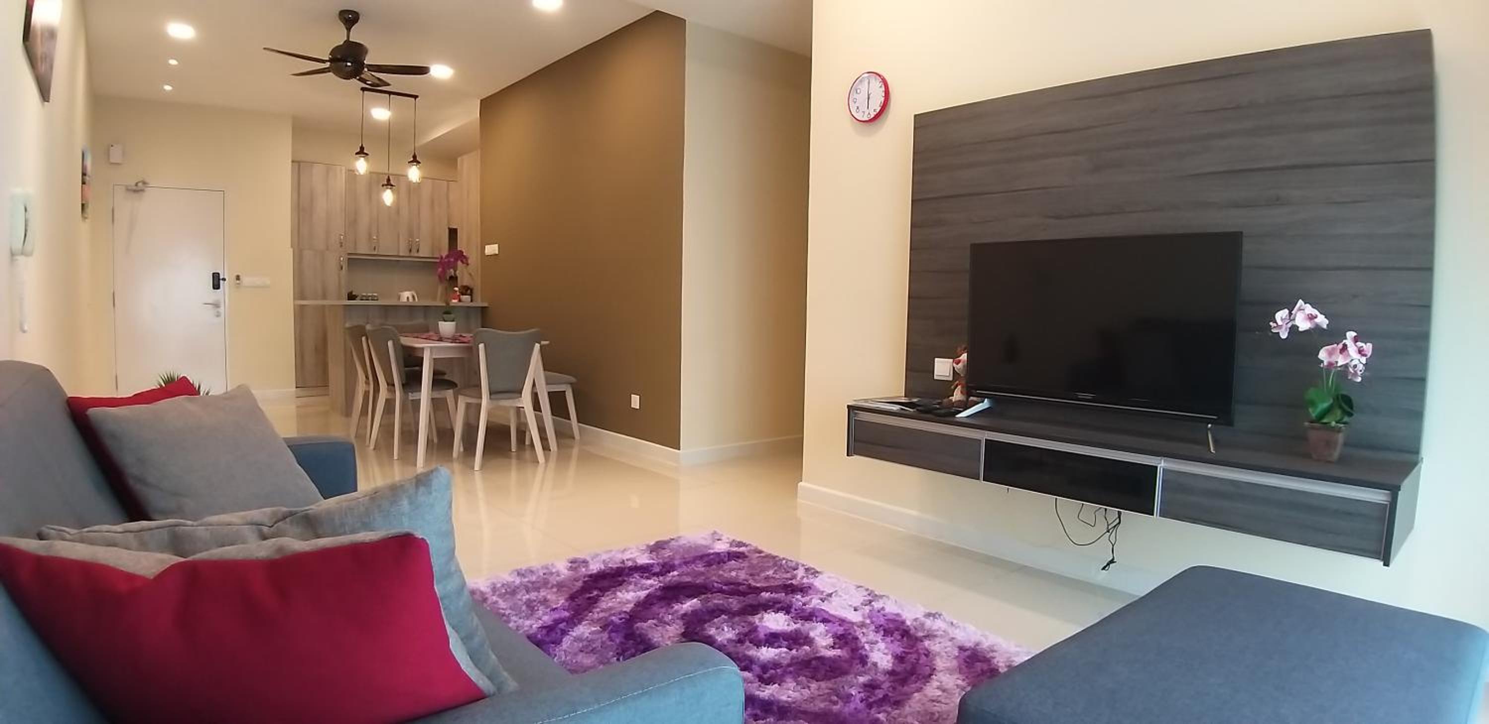Southville Stay 2 @ Savanna Executive Suite view 2